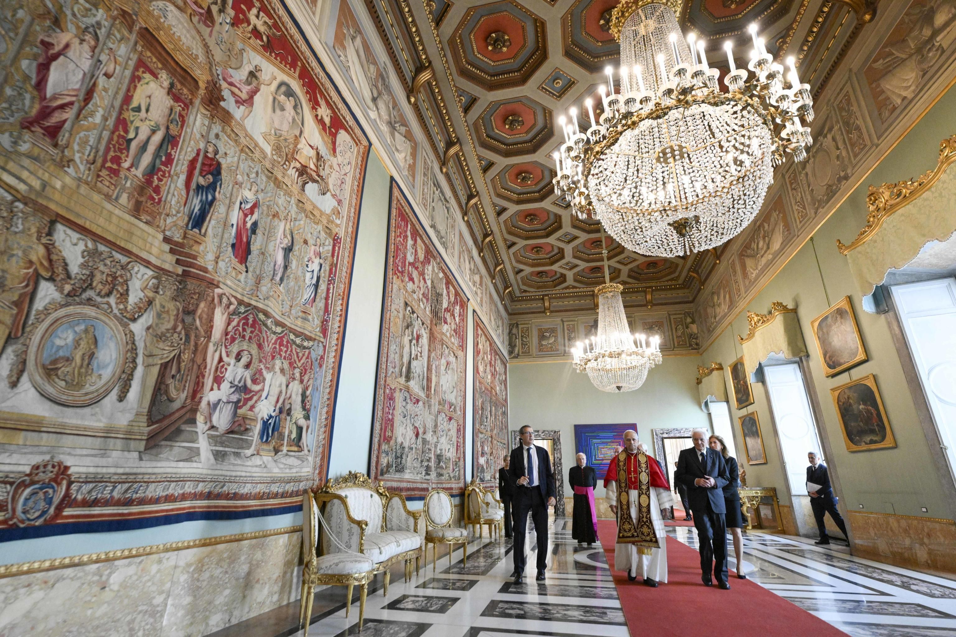Papa Leone XIV in visita al Quirinale con il presidente della Repubblica, Sergio Mattarella / ANSA/VATICAN MEDIA