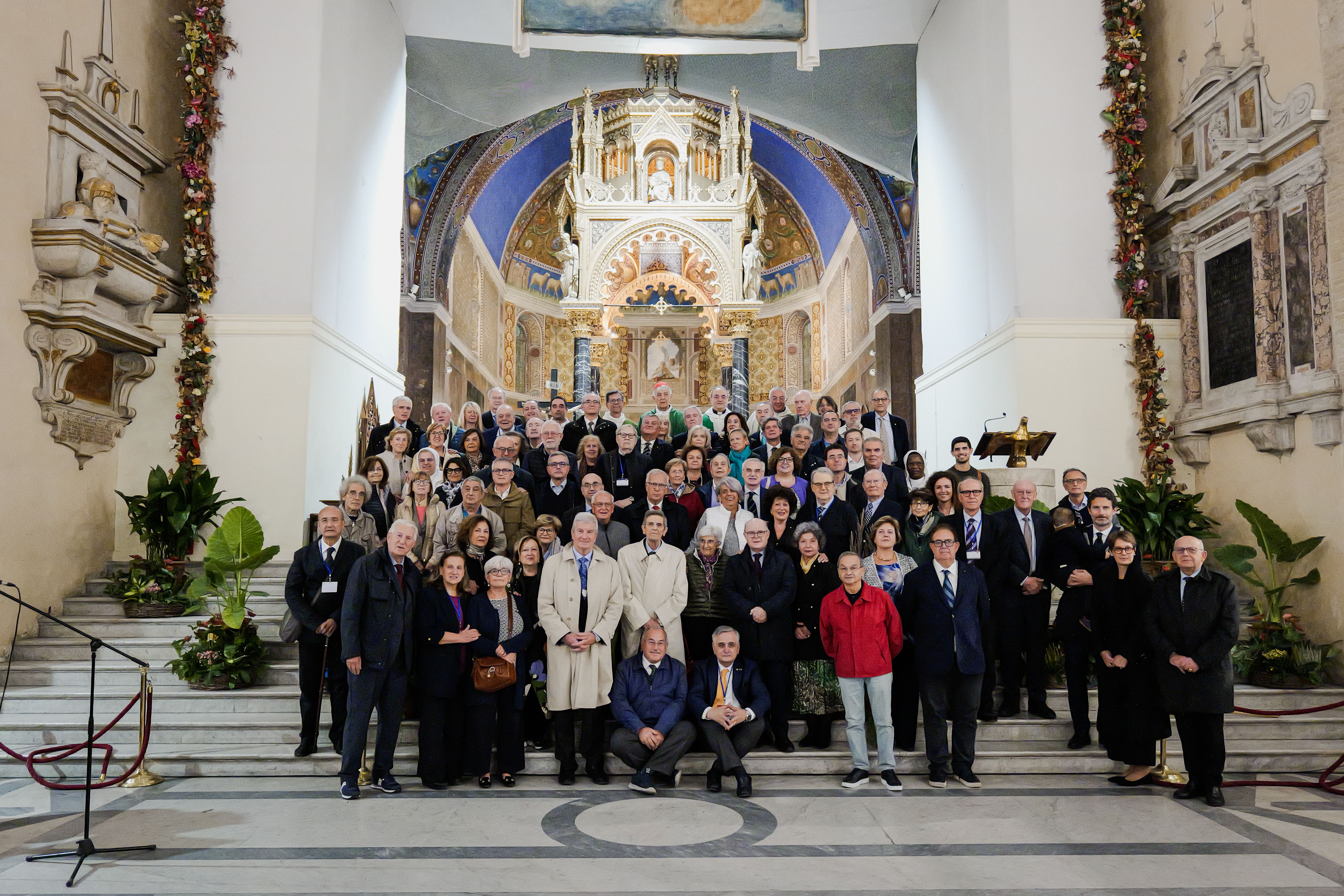 Una celebrazione dell'Amci presieduta dal cardinale Menichelli (al centro, in alto)