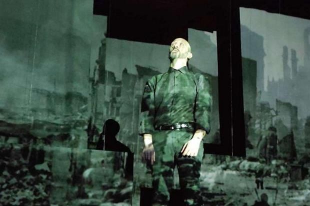 Fuori dal rifugio, tra le macerie della città nelle foto d'epoca - Gianni De Luca