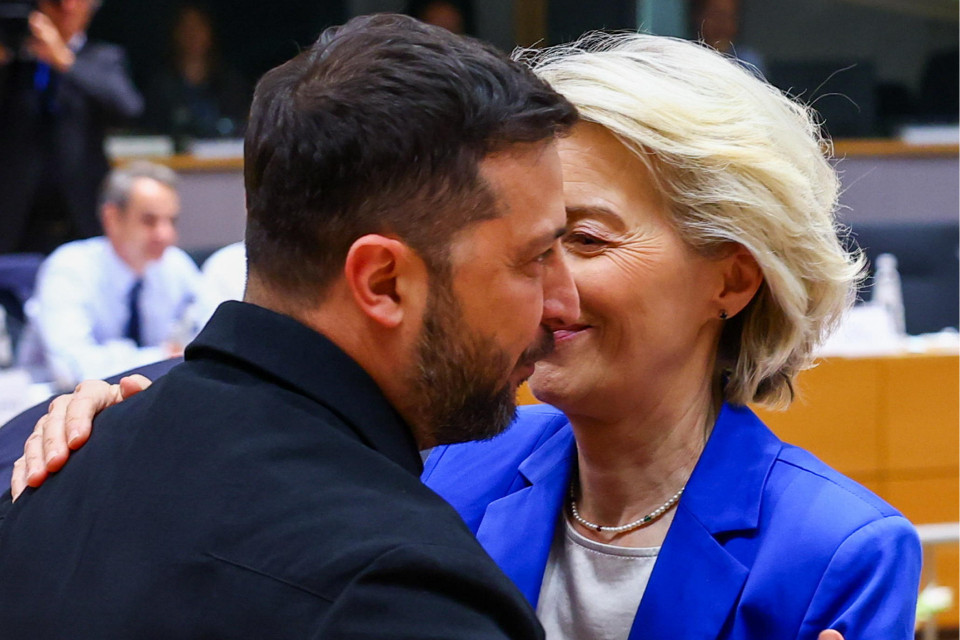 Sanzioni alla Russia, come funziona la tenaglia Usa-Ue