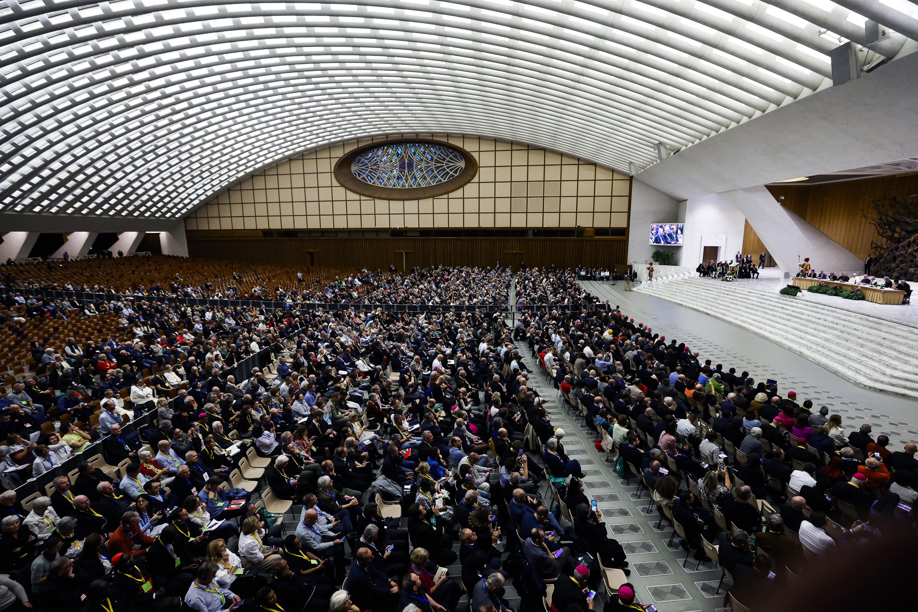 Il dialogo di papa Leone XIV con le équipe sinodali per il loro Giubileo nell'Aula Paolo VI / ANSA