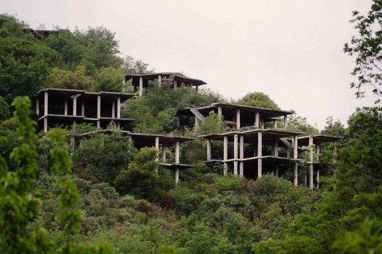 “Scheletri nell’armadio” di Greta Stella, seconda classificata di "Uno scatto per raccontare il cambiamento", Ispra