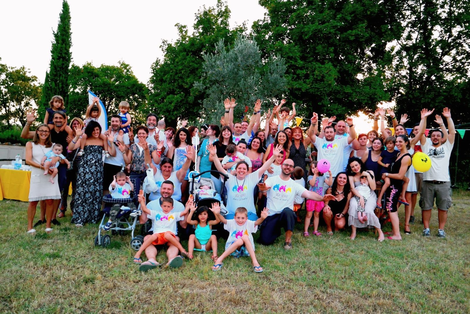 Una bella foto dell'associazione Voa Voa Amici di Sofia, poco dopo la sua costituzione