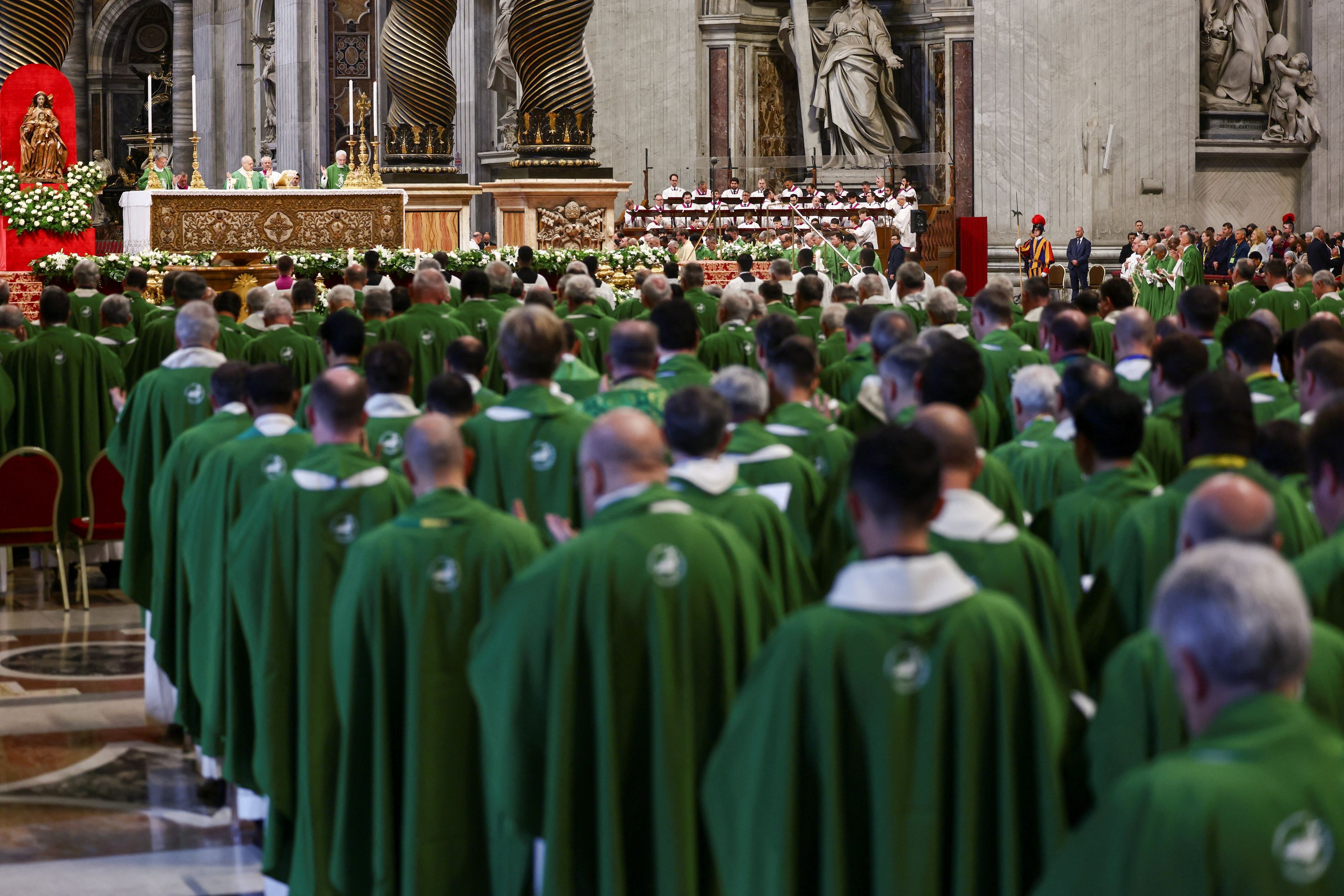 La Messa di domenica presieduta da papa Leone XIV per il Giubileo delle équipe sinodali nella Basilica di San Pietro / REUTERS