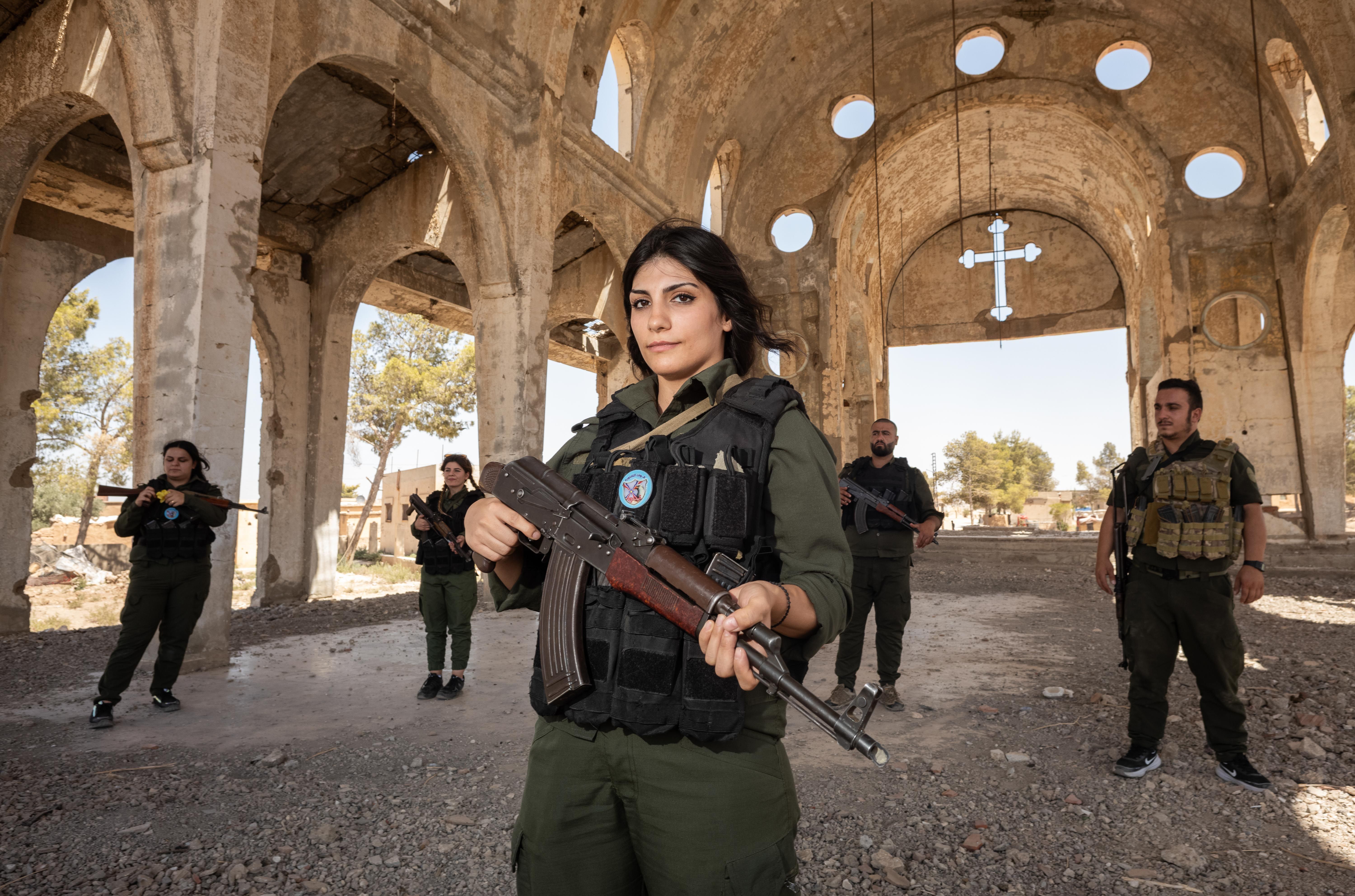 Combattente dell'unità mista cristiana assira Nutoro© Davide Canella