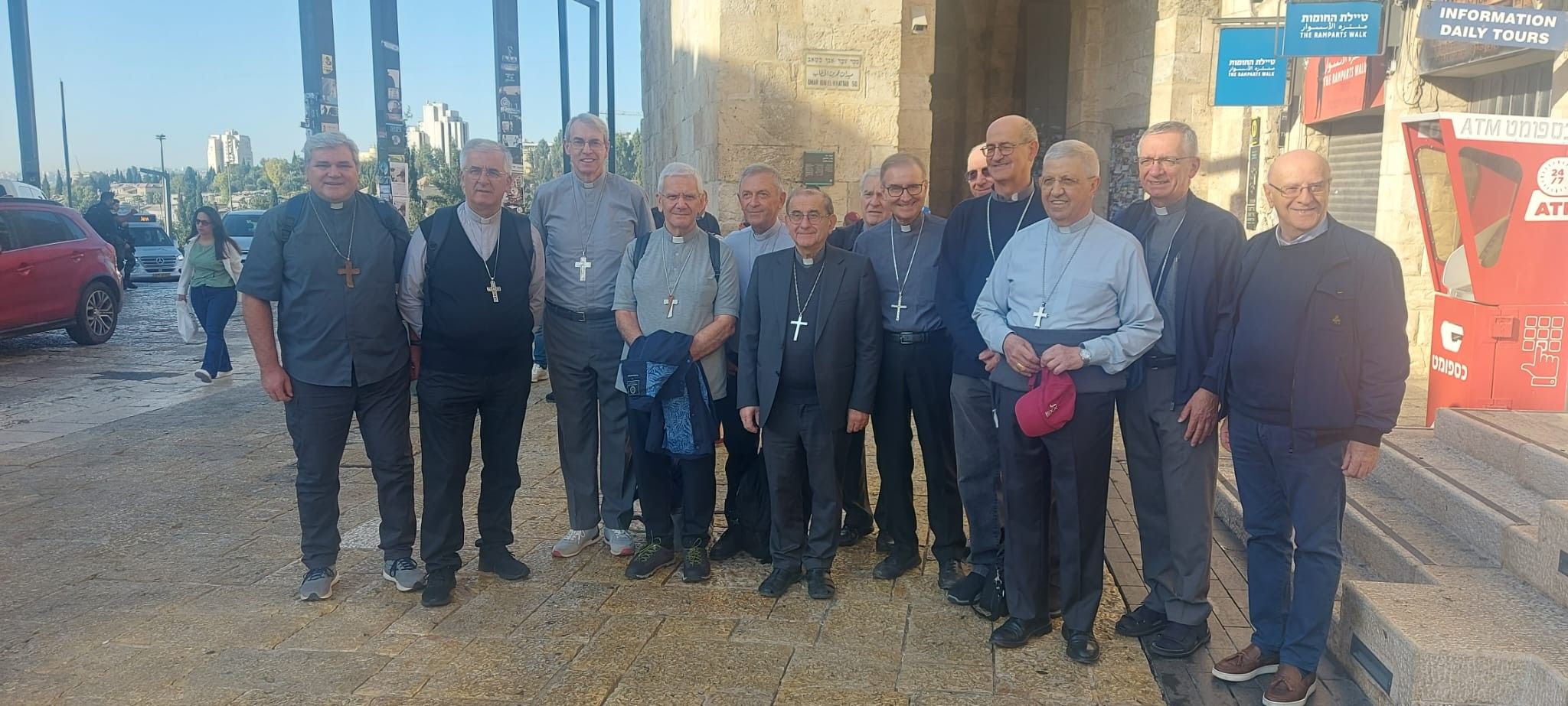 La delegazione dei vescovi della Lombardia durante il pellegrinaggio in Terra Santa