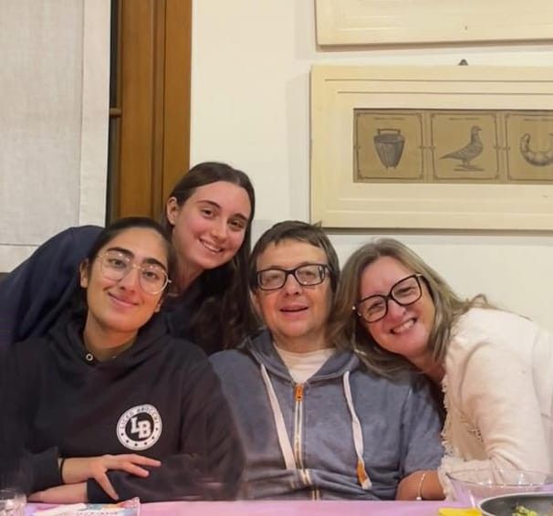 Cinzia e Giampietro con le loro due figlie
