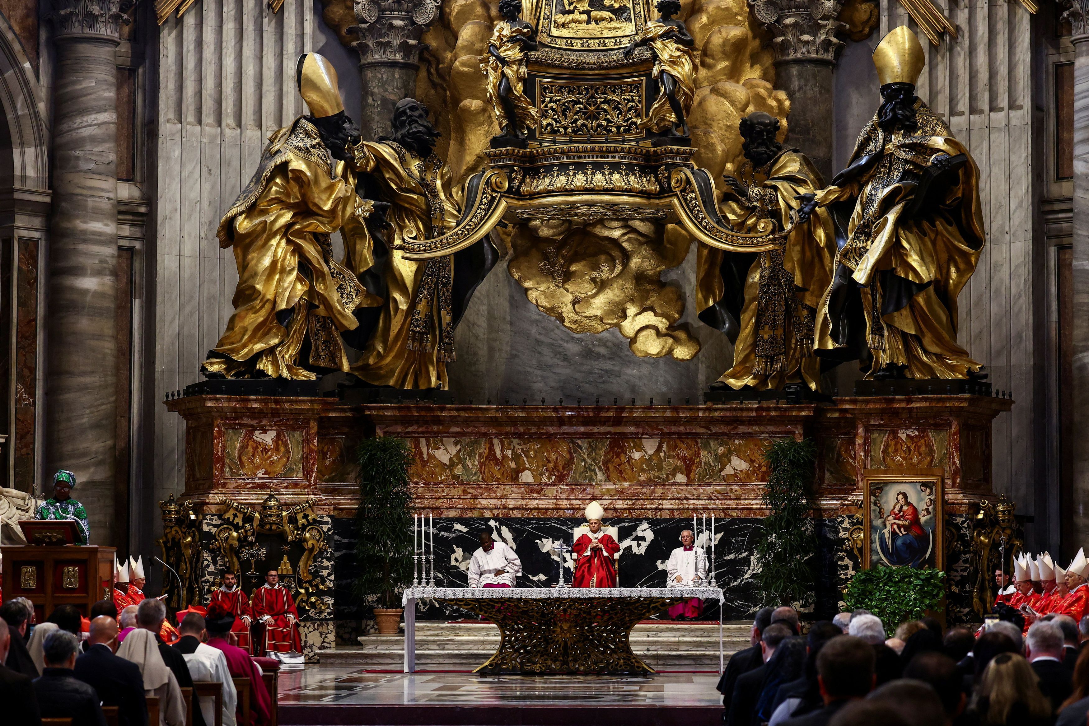 Papa Leone XIV presiede la Messa in suffragio di papa Francesco e dei cardinali e vescovi morti nell'ultimo anno / REUTERS