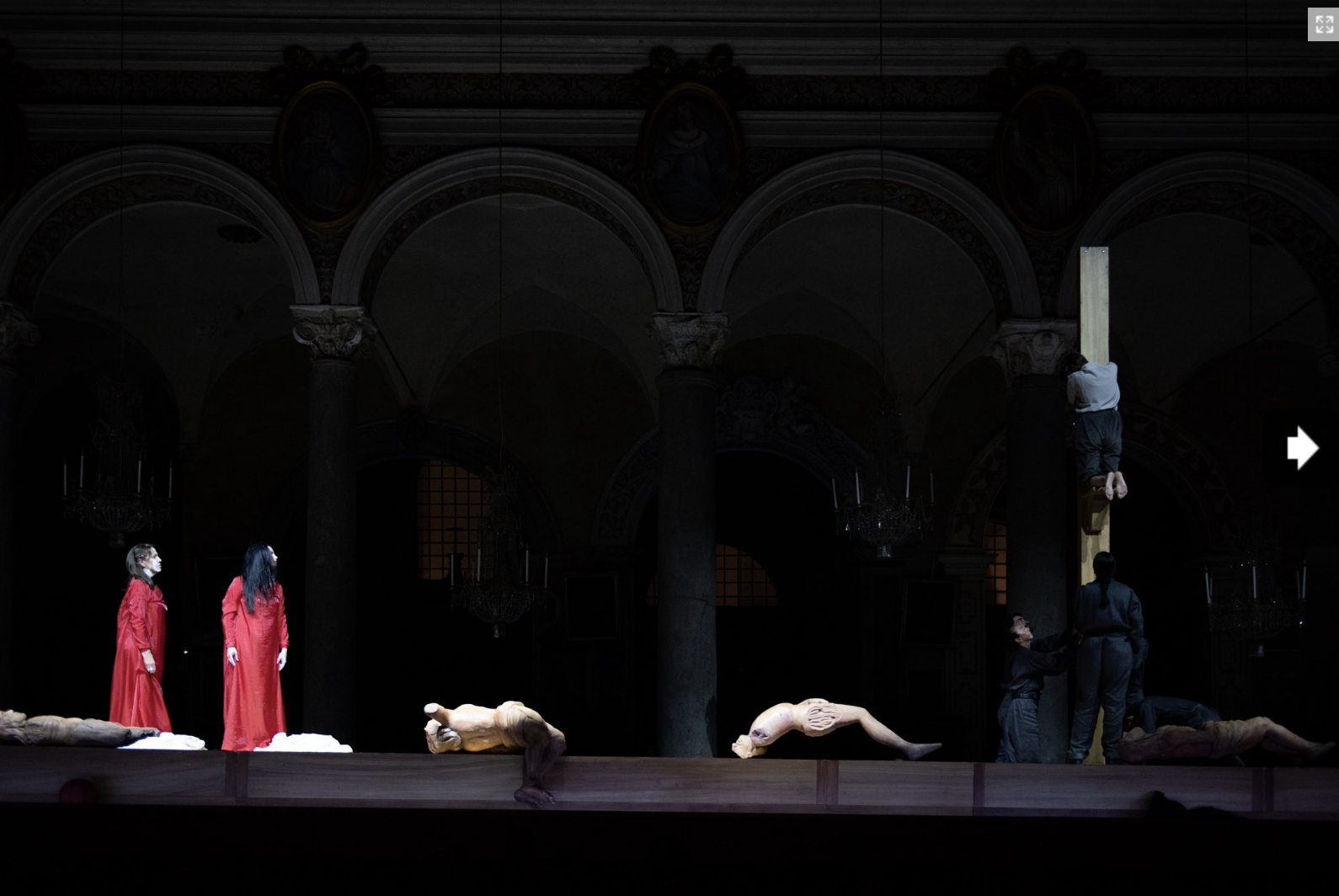 Lo “Stabat mater” di Giovanni Battista Pergolesi nella Basilica di Santa Maria in Ara Coeli a Roma con la regia di Romeo Castellucci / Fabrizio Sansoni - Opera Roma