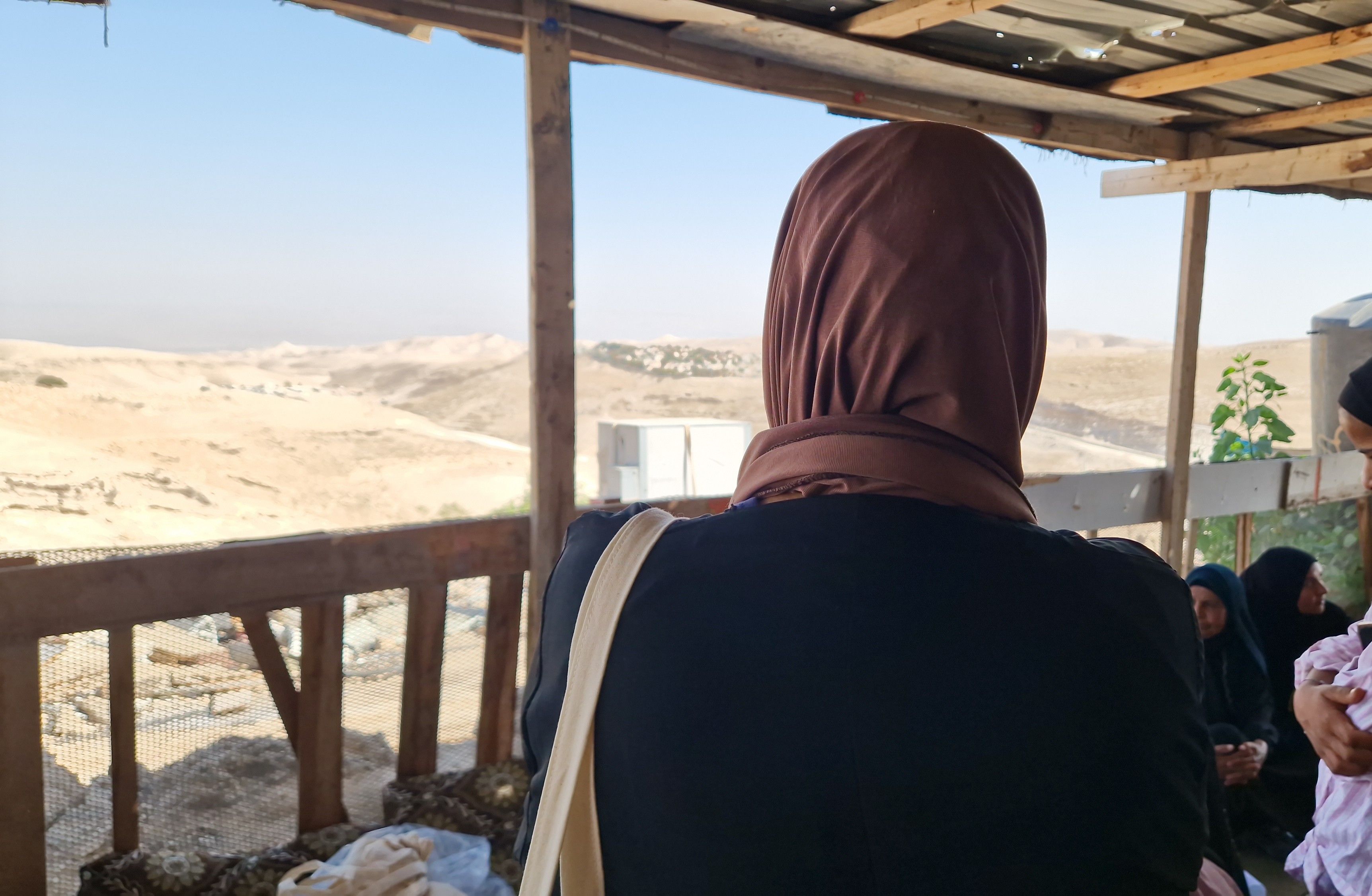 Donne beduine nel villaggio di al-Hatrura