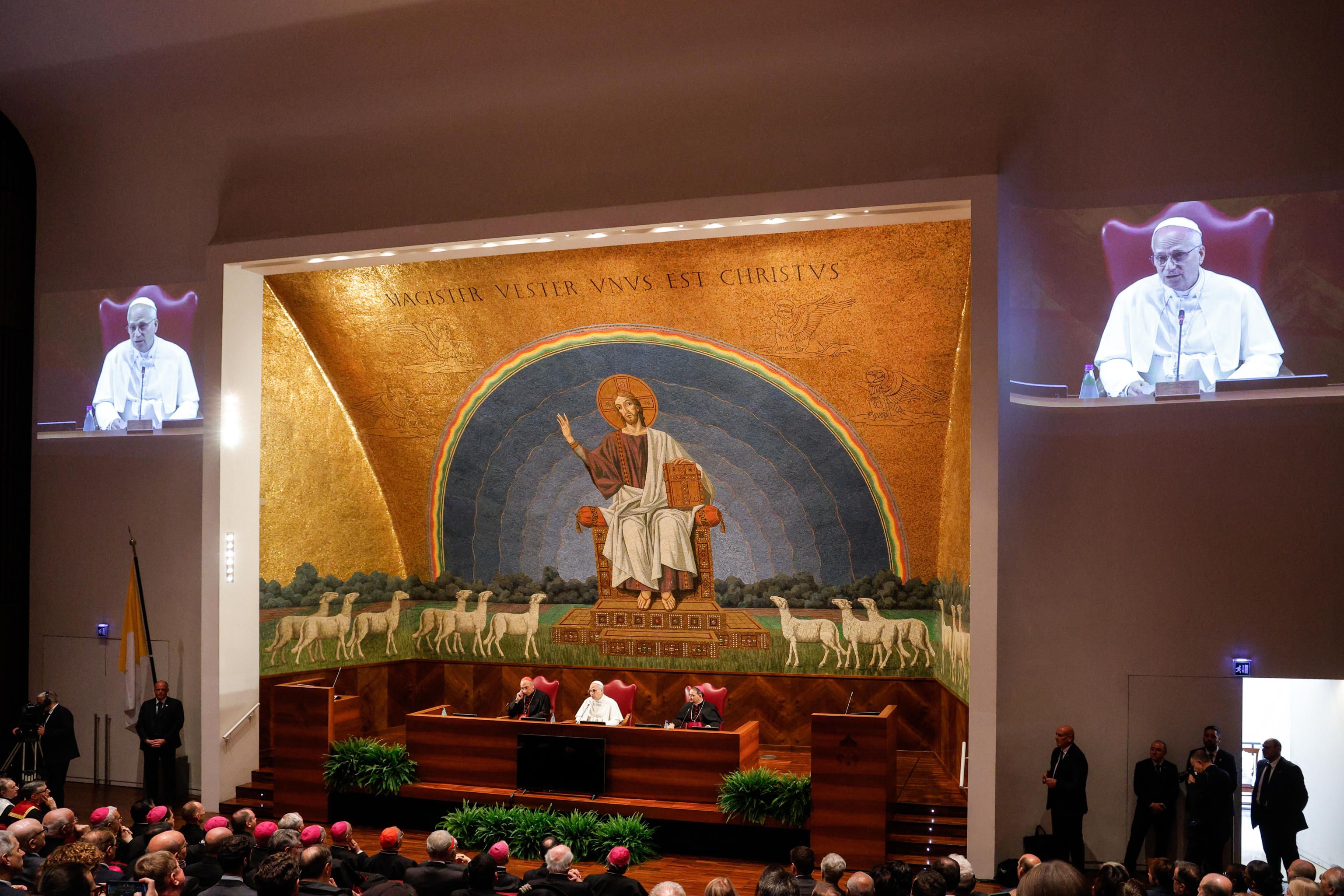 Papa Leone XIV apre l'anno accademico alla Pontificia Università Lateranense a Roma / ANSA