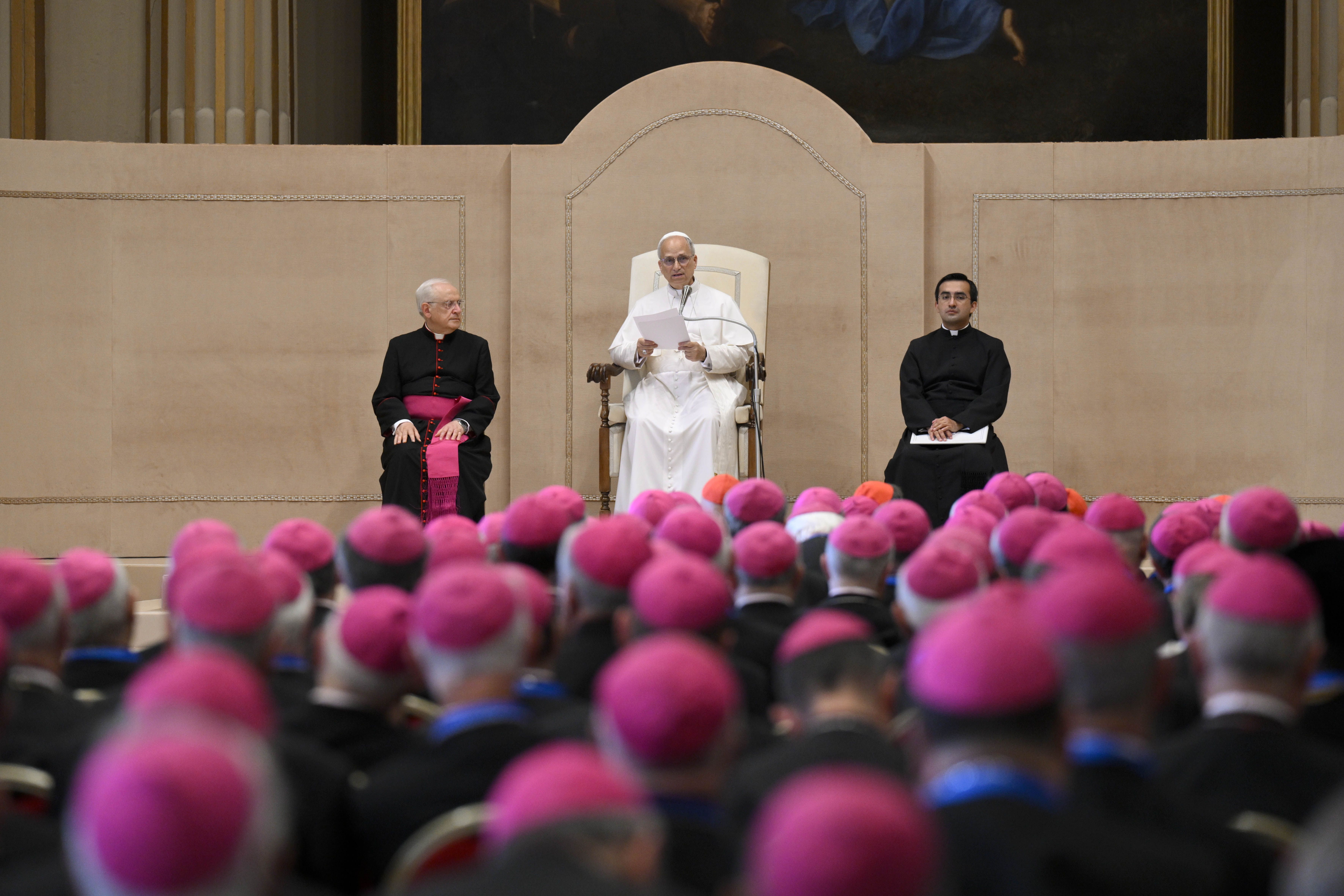 L’udienza di Leone XIV ai vescovi italiani lo scorso 17 giugno / VATICAN MEDIA