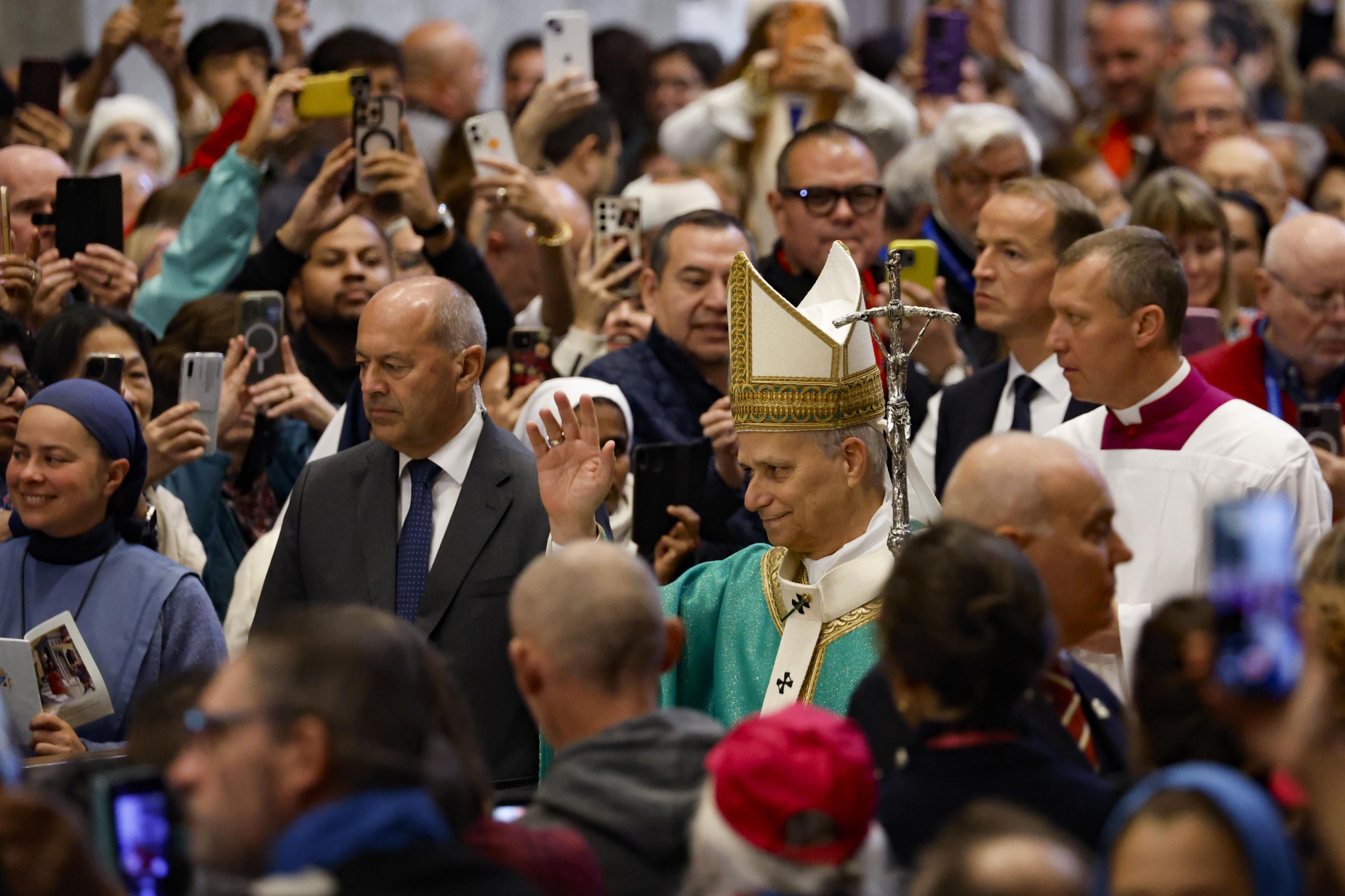 Papa Leone XIV nella Basilica di San Pietro per la Messa in occasione del Giubileo dei poveri / ANSA