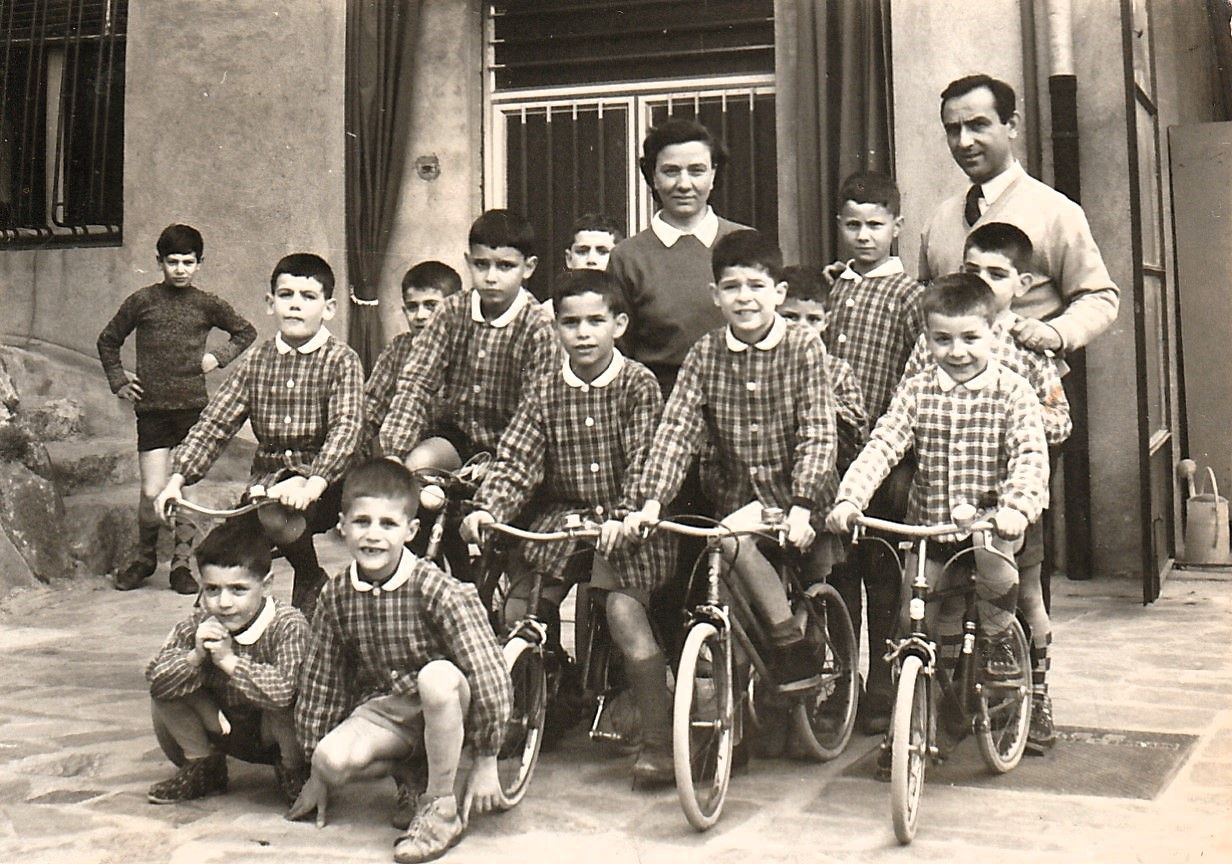 Albertina e Silvio con alcuni dei minori ospitati a Casa Alber