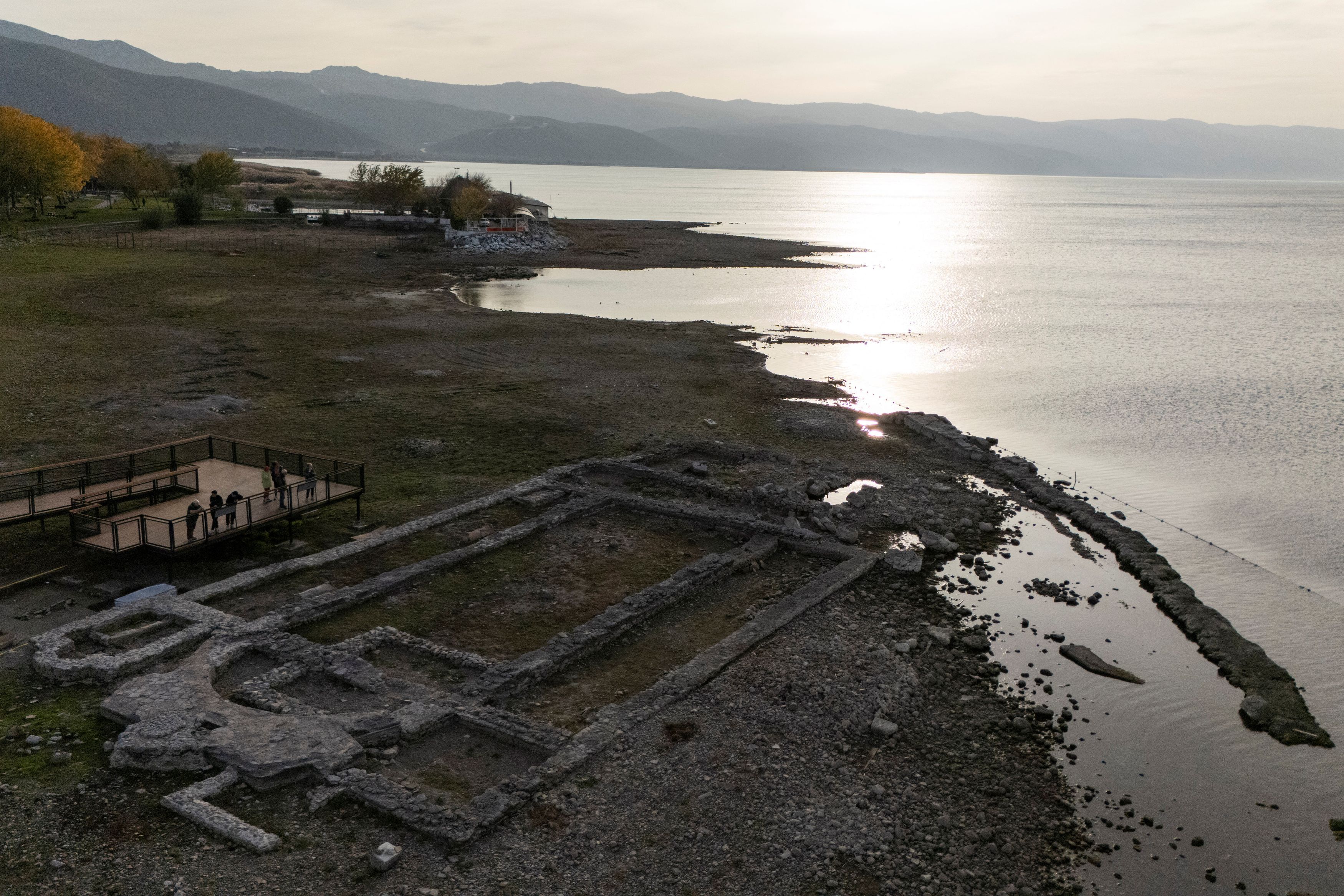 Gli scavi archeologici dell’antica Basilica di San Neofito a Iznikl, attuale nome di Nicea, dove si terrà la preghiera ecumenica con Leone XIV per i 1.700 anni del Concilio di Nicea / REUTERS
