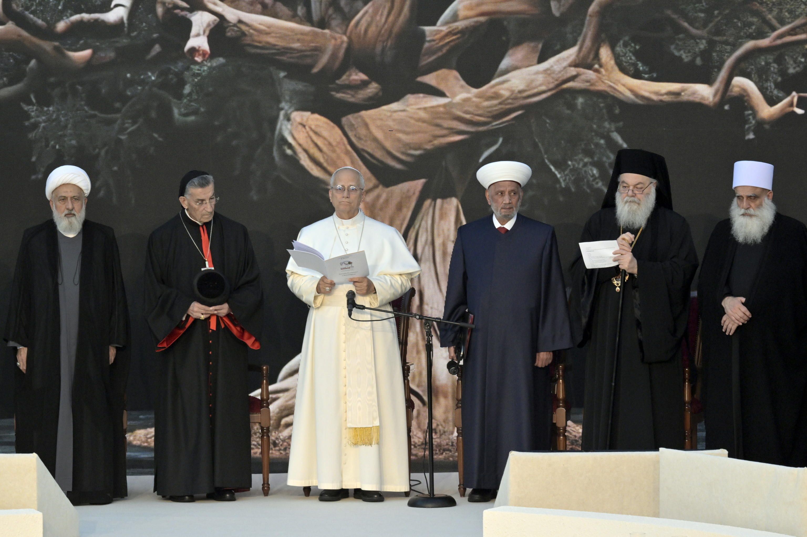 L'incontro di Leone XIV con i capi religiosi a Beirut / ANSA