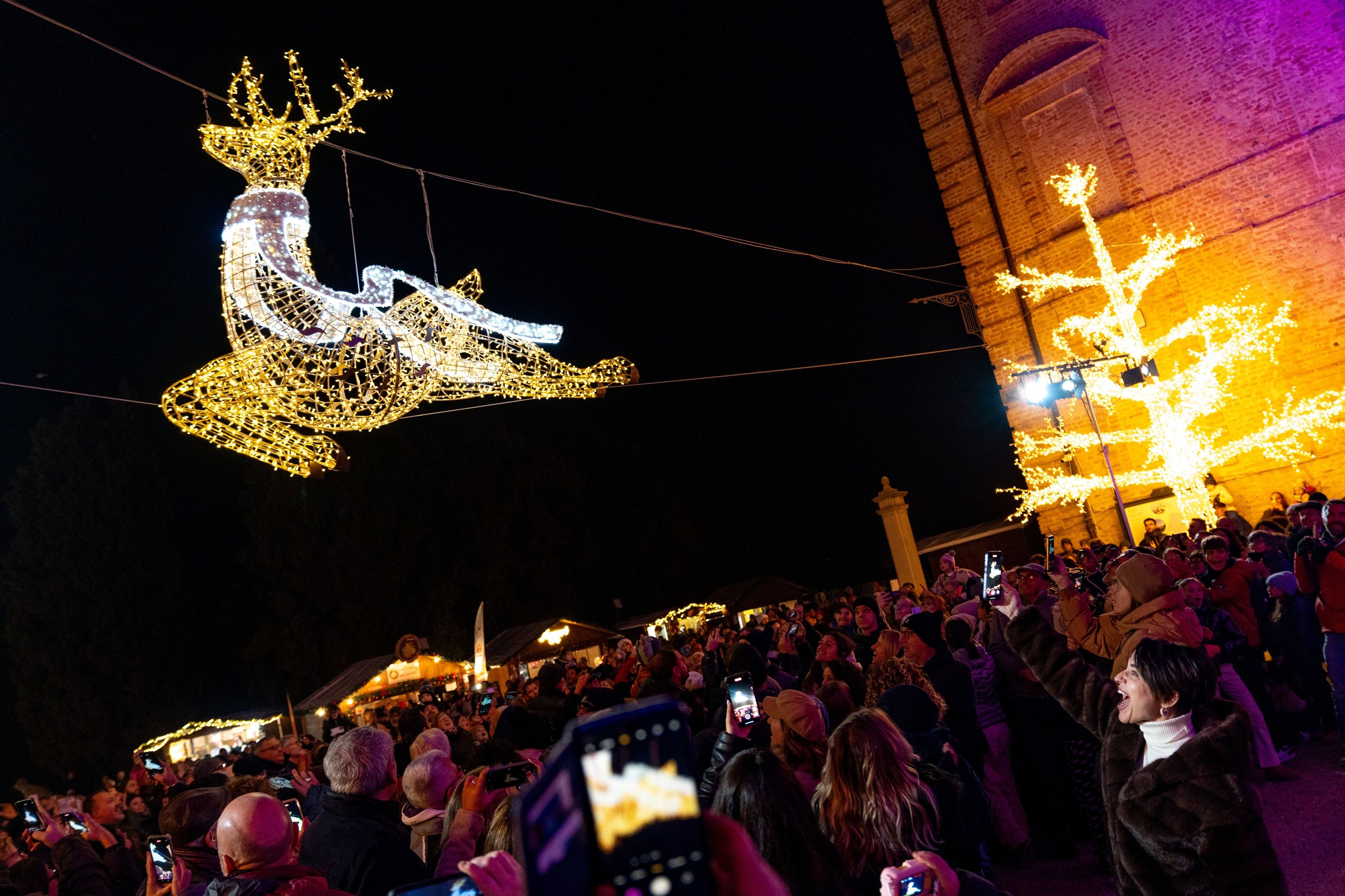 Giochi di luce al "Magico Paese di Natale" diffuso nel territorio di Langhe, Roero e Monferrato