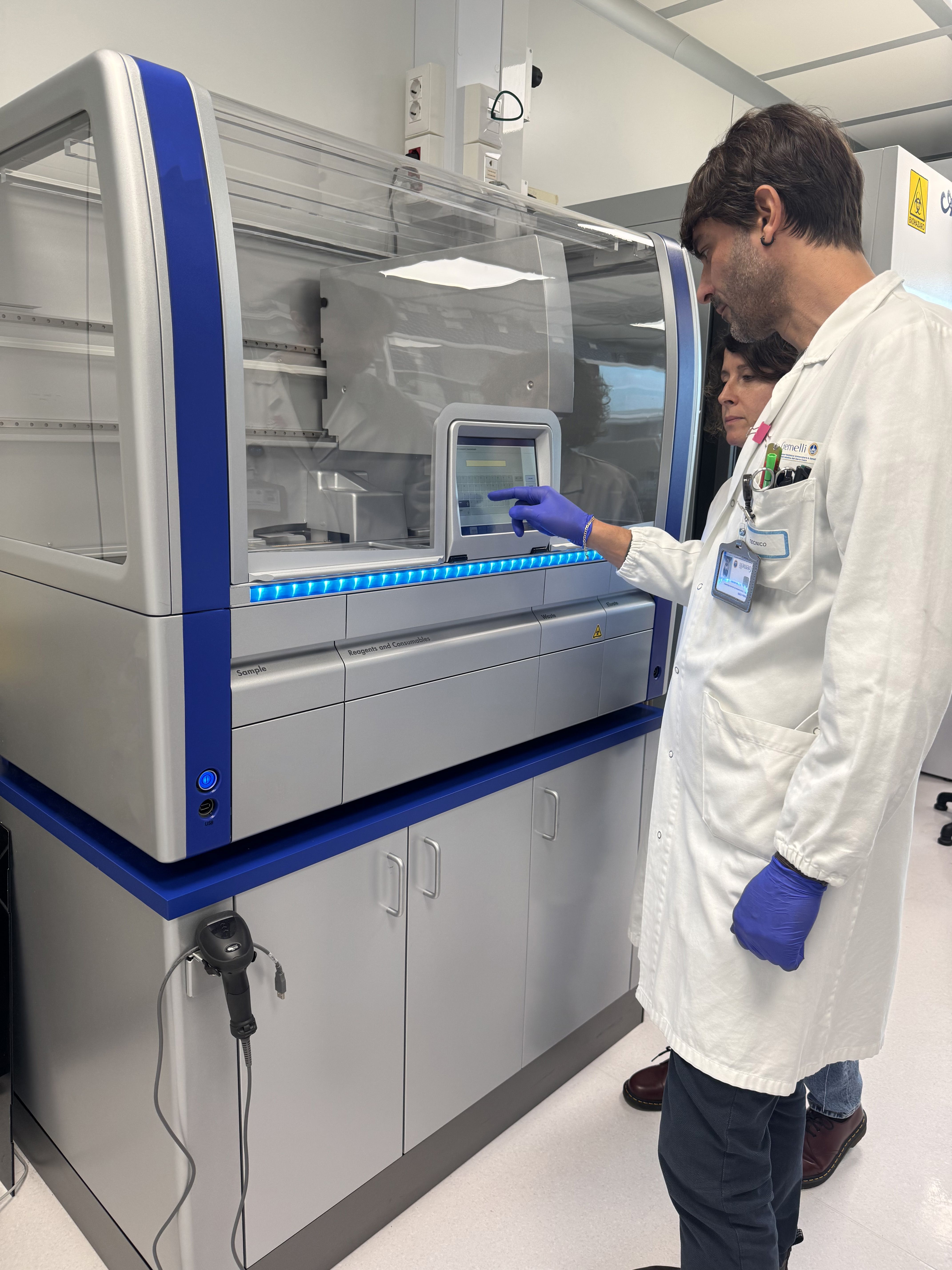 Il nuovo laboratorio per la biopsia liquida. Foto Gemelli