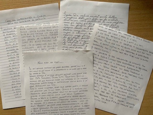 Alcune delle lettere inviate ad “Avvenire” da persone detenute in vista del Giubileo di domenica prossima