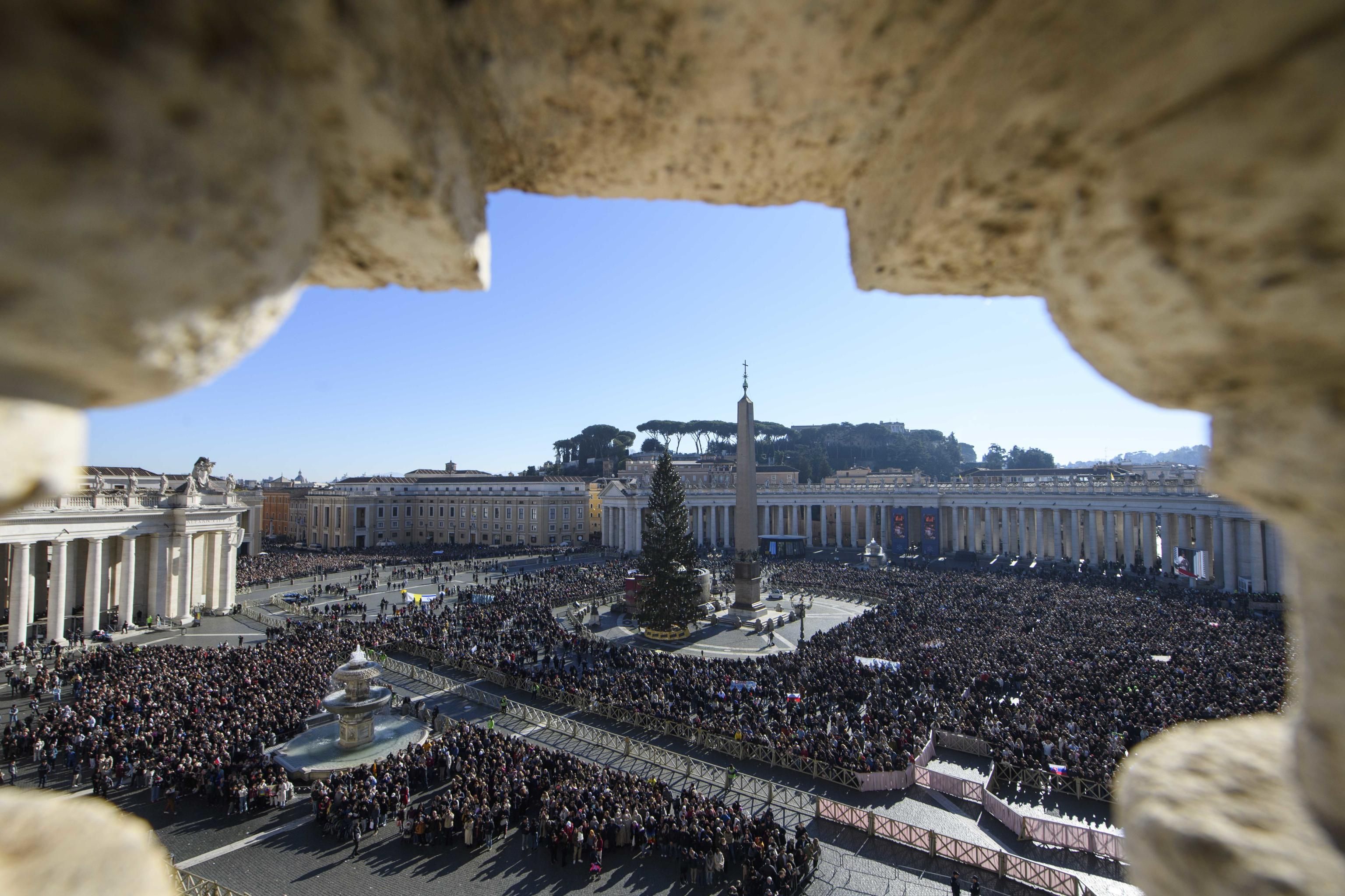 Un'immagine di piazza San Pietro durante l'Angelus, 28 dicembre 2025 - (Vatican Media)