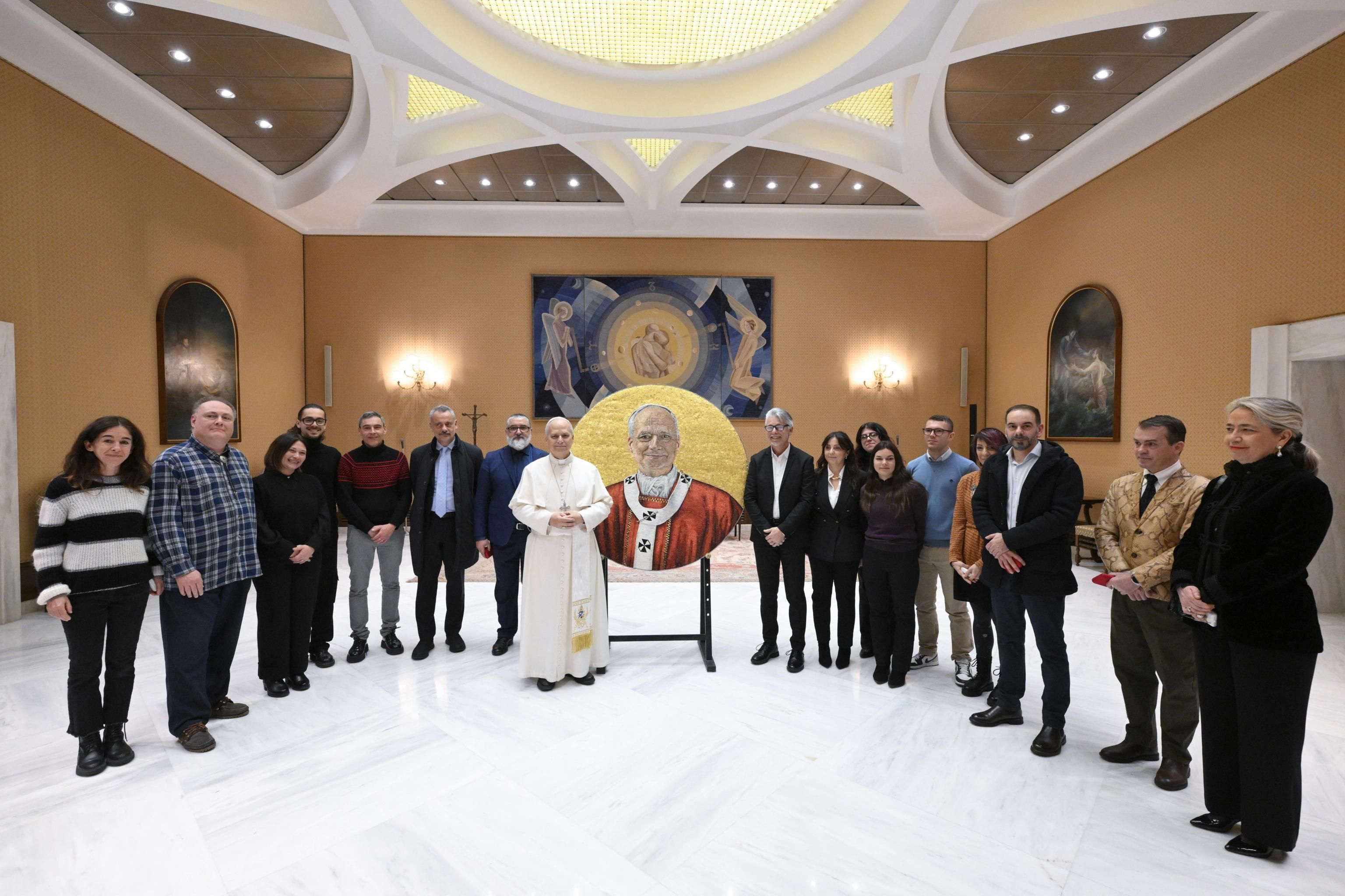 Presentazione a papa Leone XIV del tondo in mosaico per la Basilica di San Paolo fuori le Mura, 14 gennaio 2026 - (Vatican Media)
