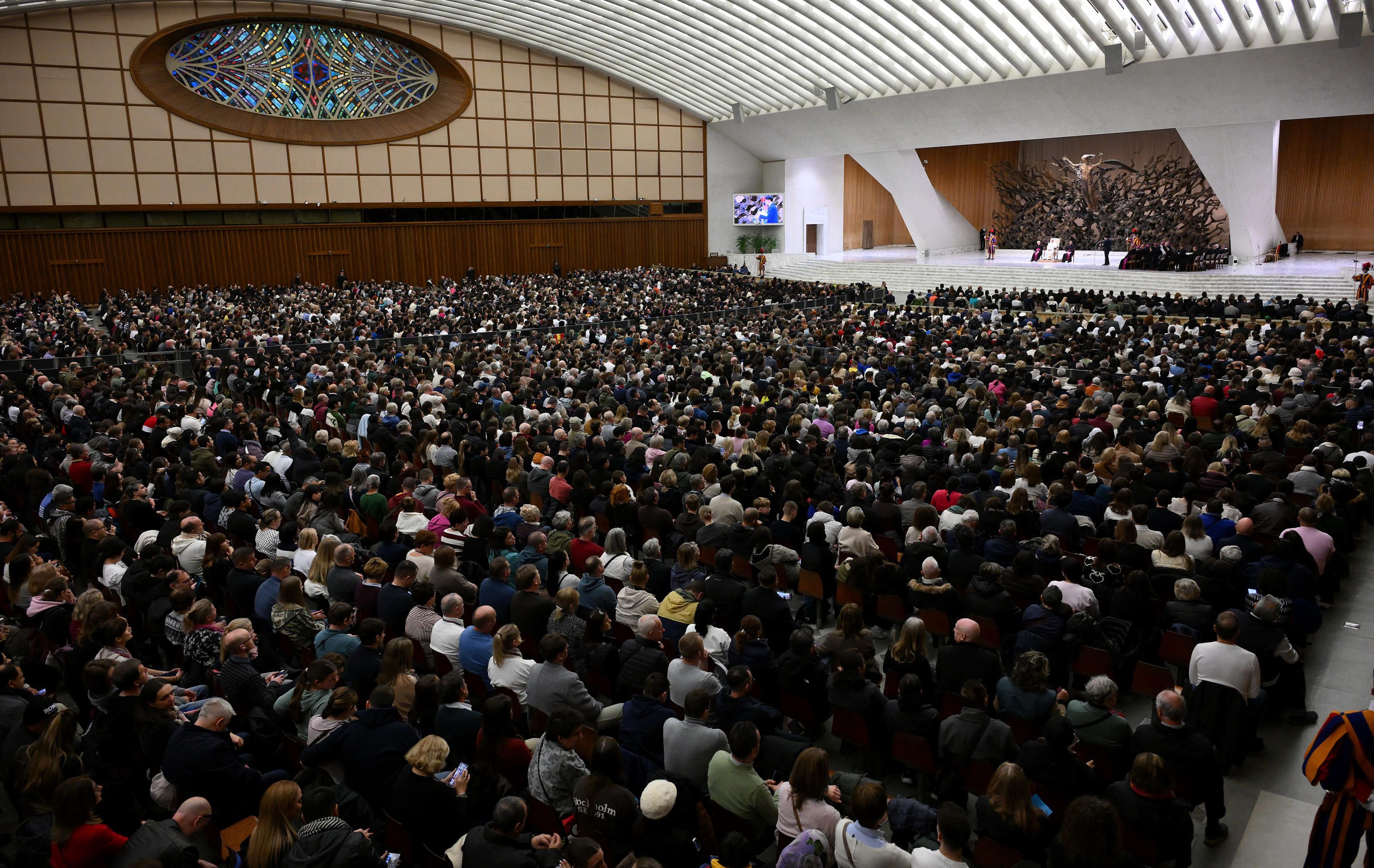 L'Aula Paolo VI gremita di fedeli durante l'udienza generale, 21 gennaio 2026 - (ANSA)