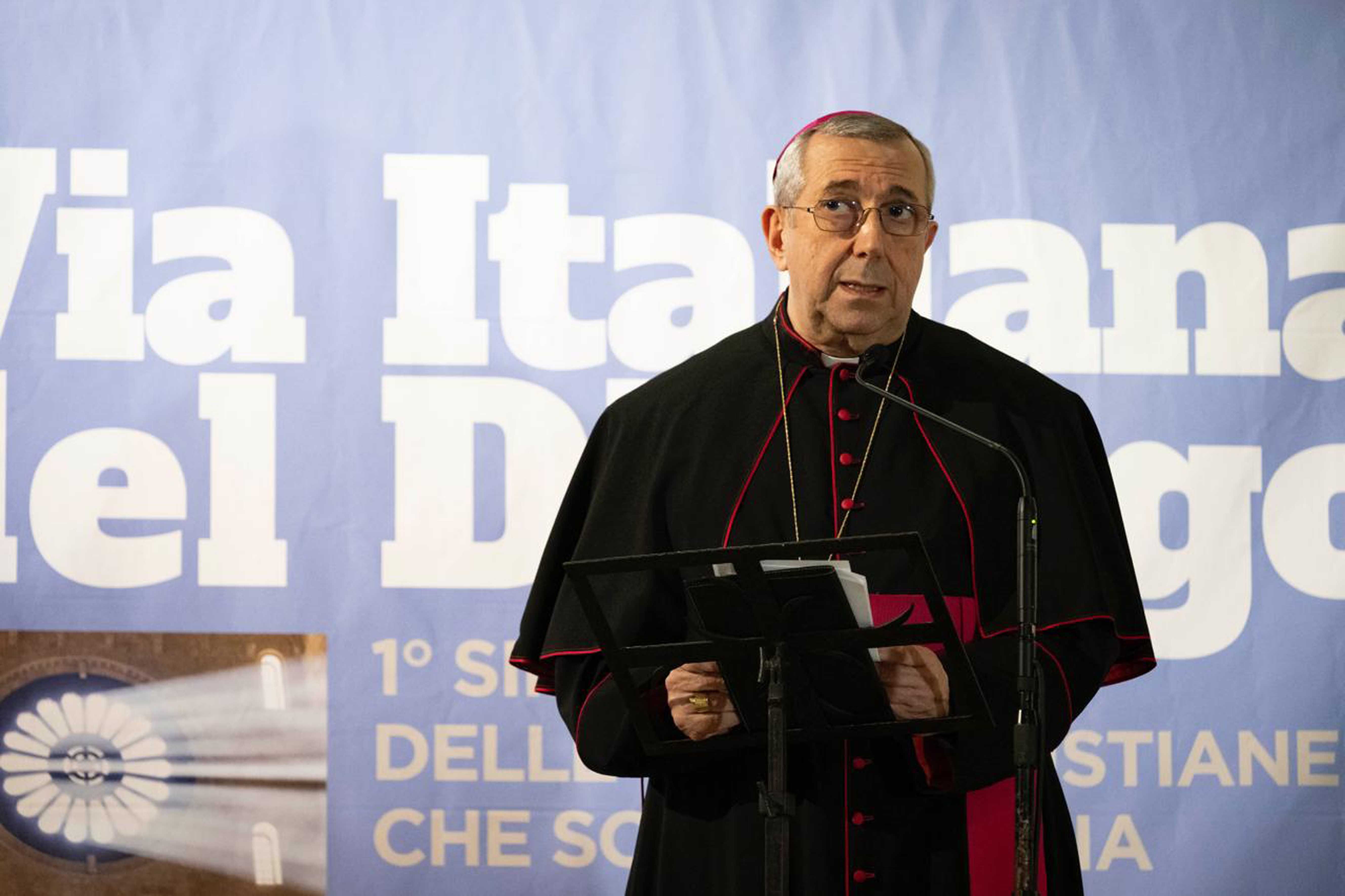 L'arcivescovo di Bari-Bitonto, Giuseppe Satriano, in apertura del primo Simposio delle Chiese cristiane in Italia a Bari / SICILIANI