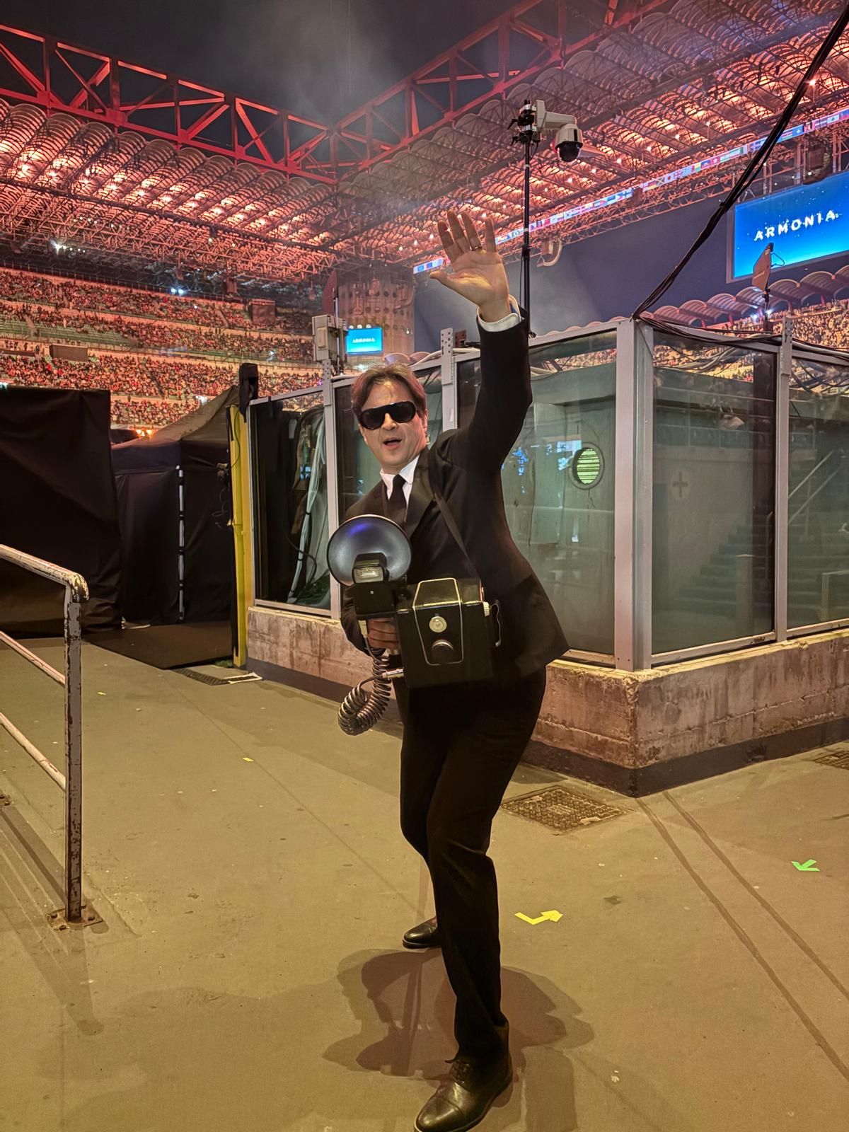 Pietro Perelli, vestito da paparazzo