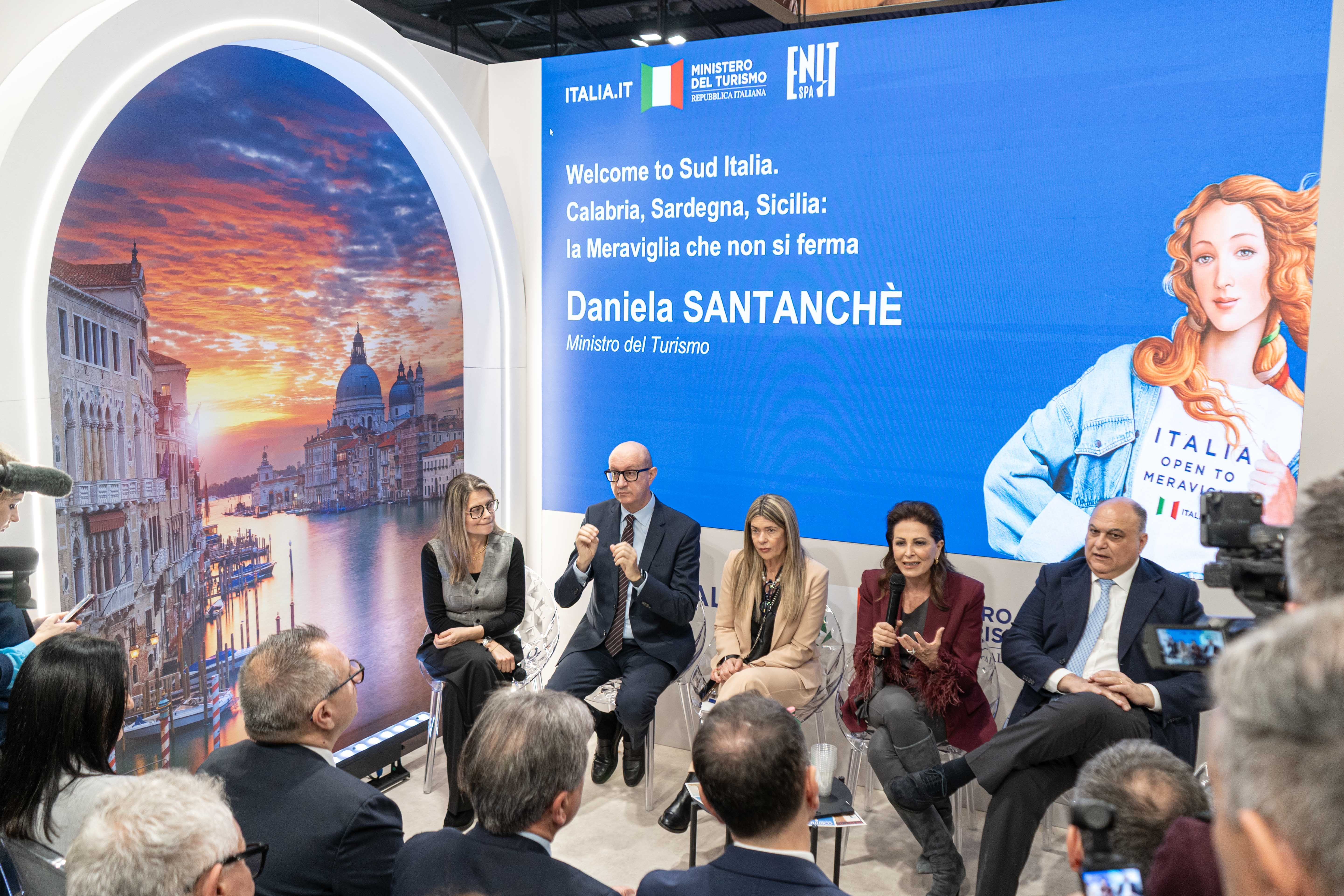 Milano, alla Bit l'incontro del ministro del turismo Daniela Santanchè, insieme all’Ad di Enit Ivana Jelinic, con gli Assessori regionali al Turismo della Sicilia Elvira Amata, della Sardegna Franco Cuccureddu e della Calabria, Giovanni Calabrese / Fotogramma