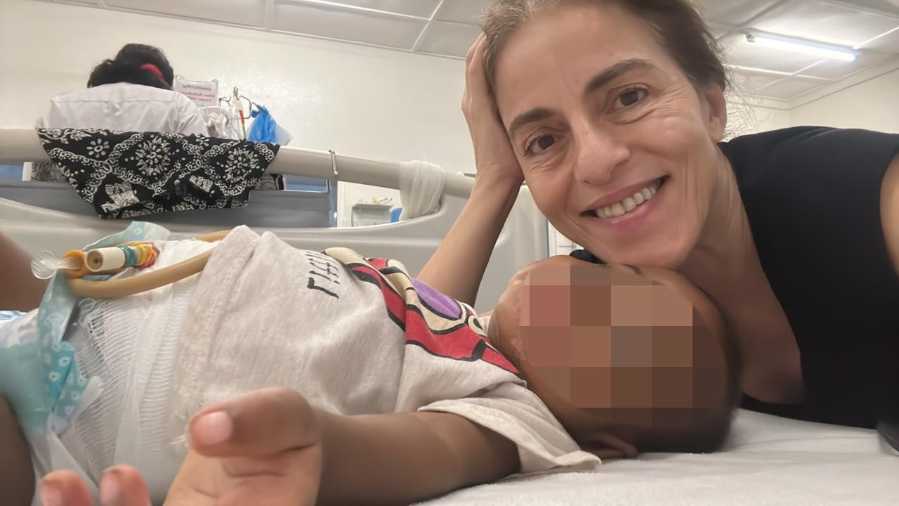 Mariama con la madre adottiva Dimitra (per gentile concessione di D.G.)