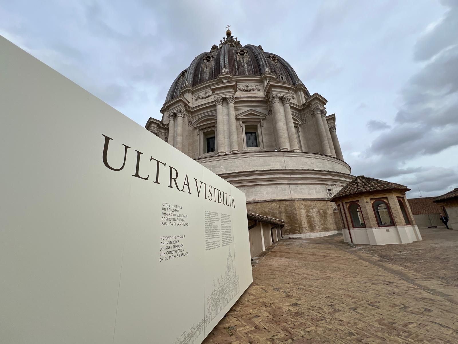 La terrazza sotto la cupola della Basilica di San Pietro / AVVENIRE
