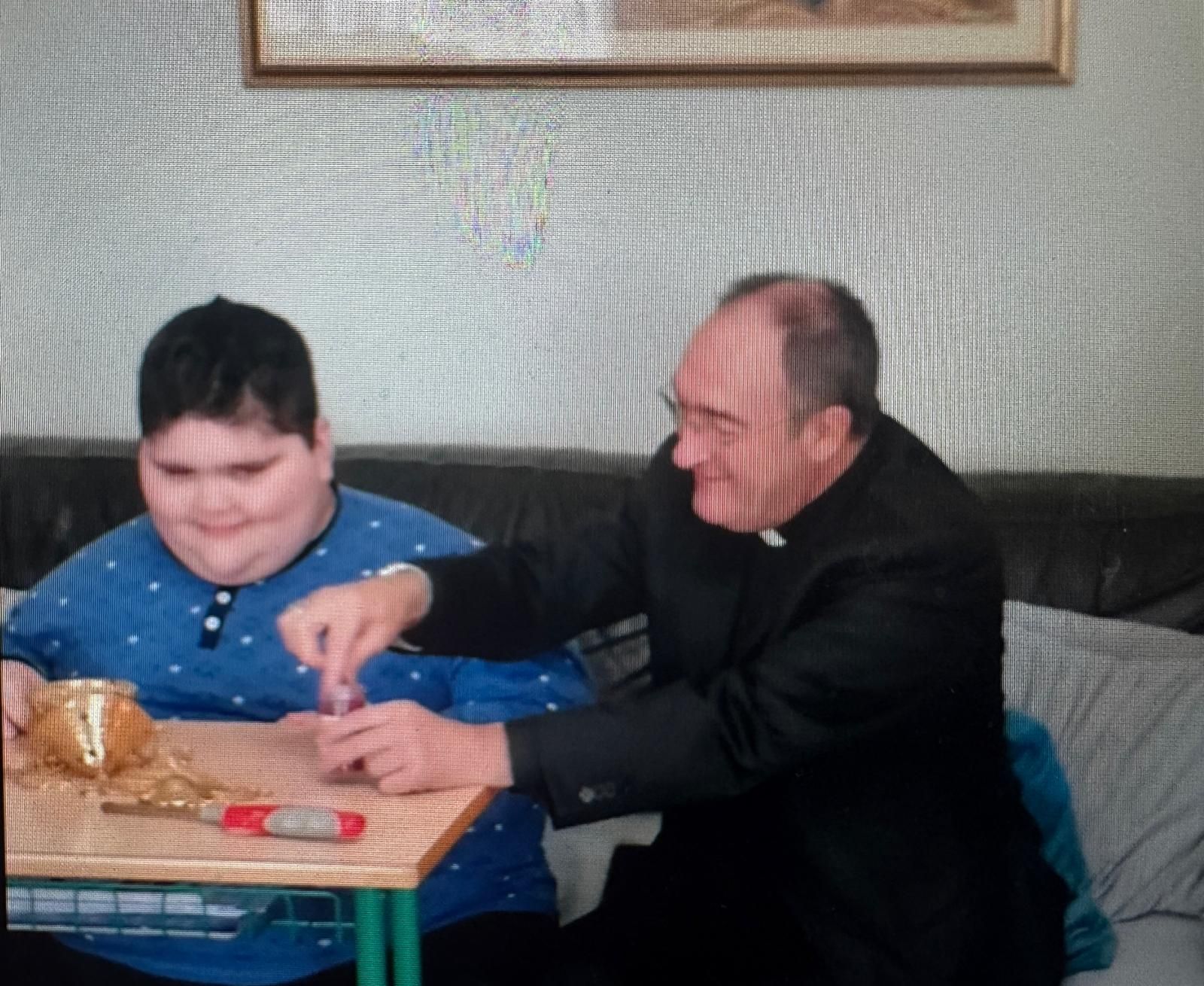 Mariano con il vescovo di Lamezia monsignor Serafino Parisi