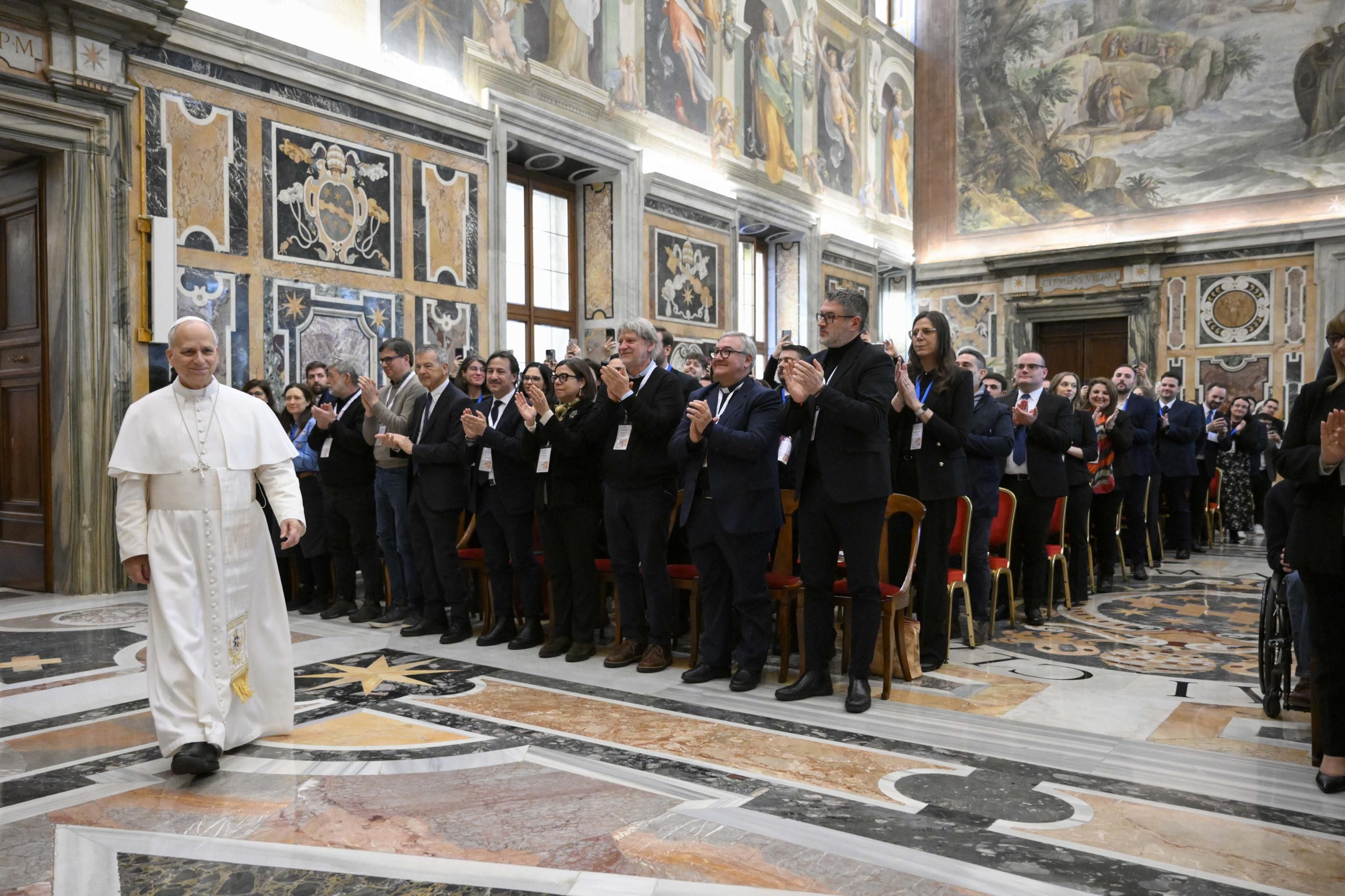 Papa Leone XIV in occasione dell'udienza ai giovani del Progetto Policoro, 21 febbraio 2026 - (Vatican Media)