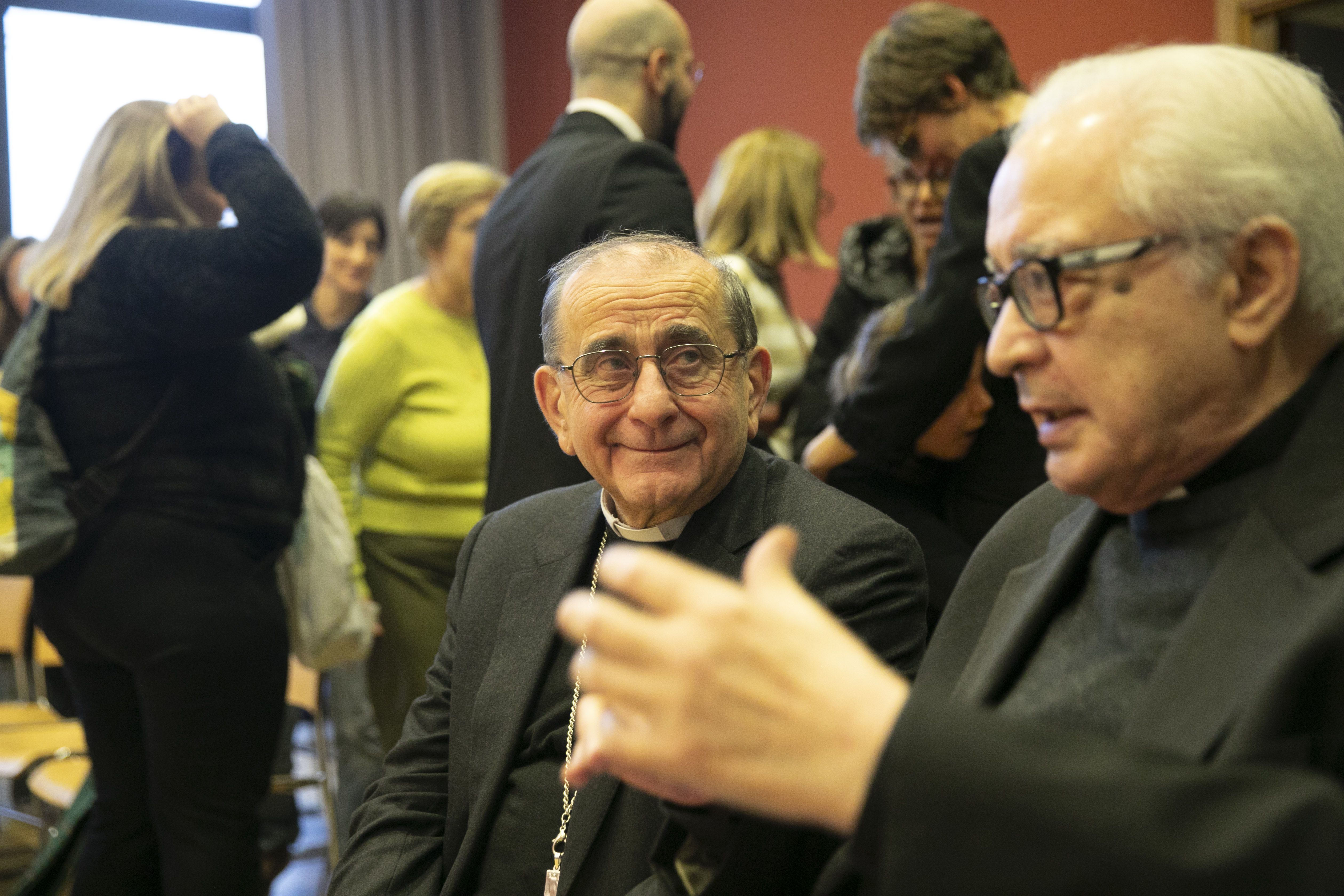 L'arcivescovo Delpini accanto al teologo don Pierangelo Sequeri&nbsp;