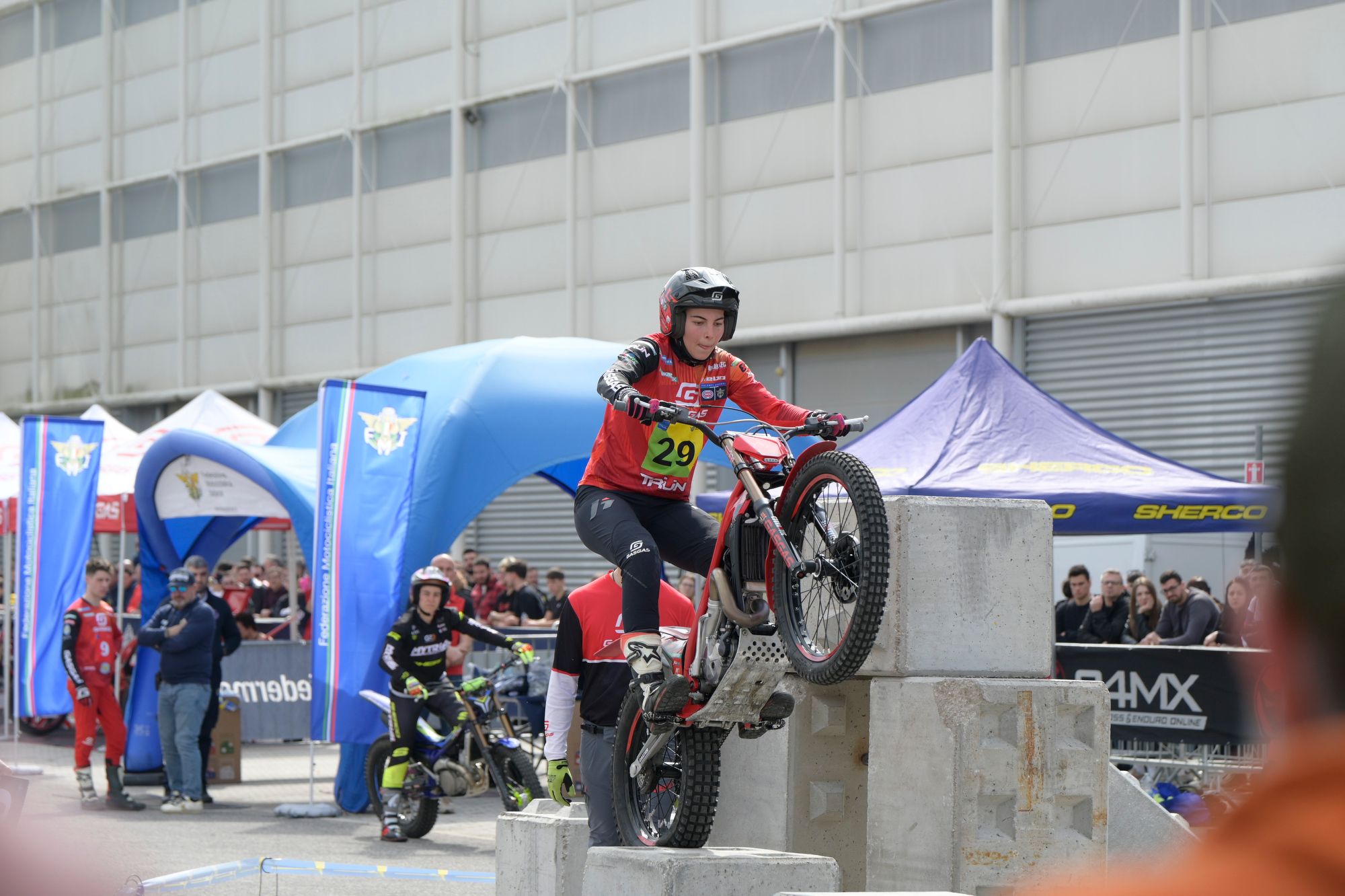 Un pilota da Trial in azione durante l'edizione 2025 di Motodays