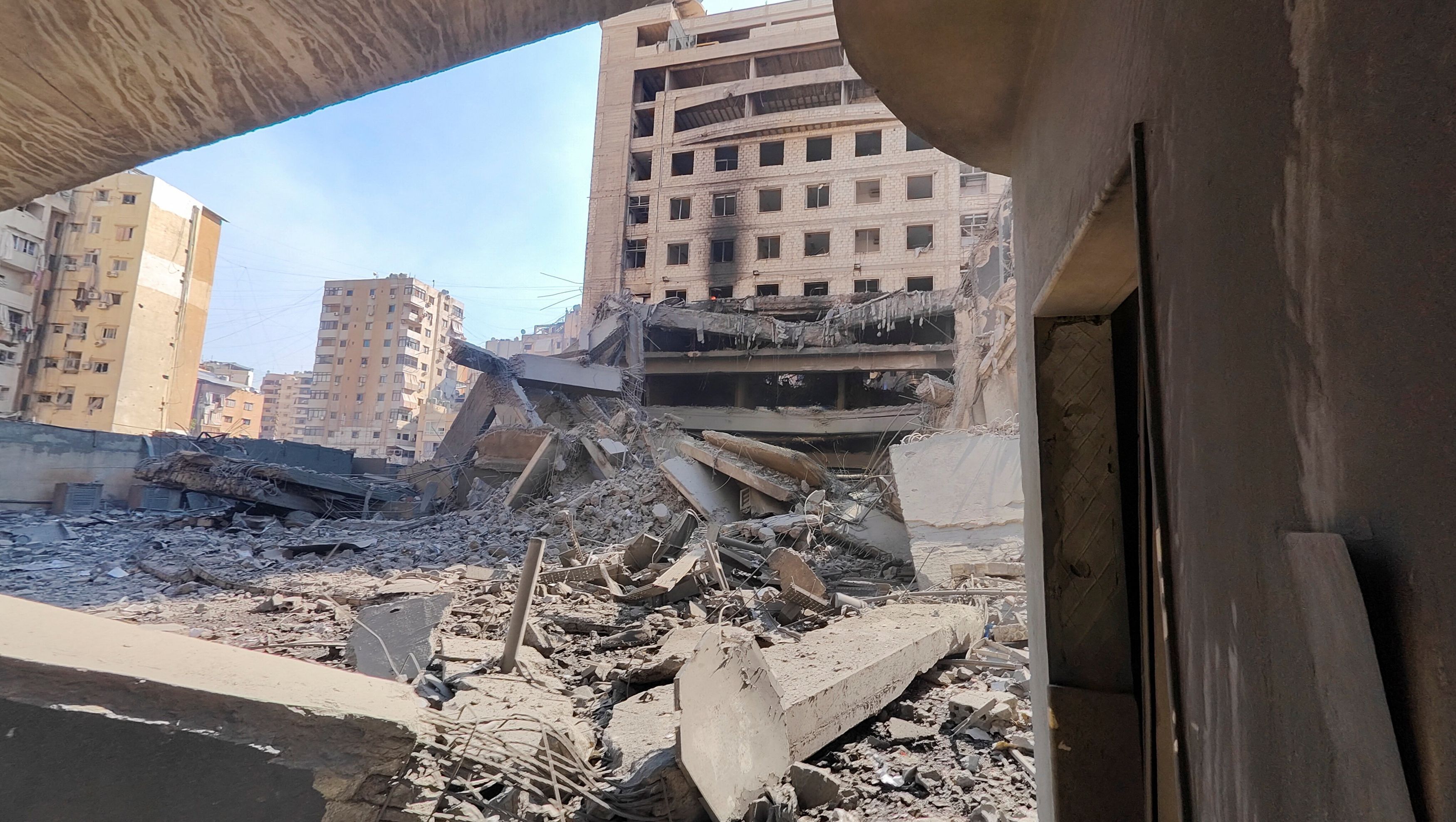 Gli edifici distrutti nel quartieri alla periferia sud di Beirut attaccati dall’esercito israeliano / REUTERS