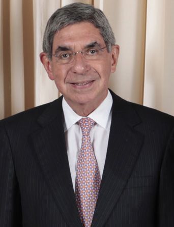 Oscar Arias Sánchez, presidente del Costa Rica prima dal 1986 al 1990, poi dal 2006 al 2010, premio Nobel per la Pace nel 1987