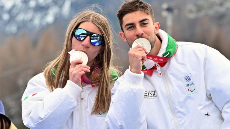 Chiara&nbsp;Mazzel e Fabrizio Casal sul podio del gigante / Ansa / Mezzelani / Cip