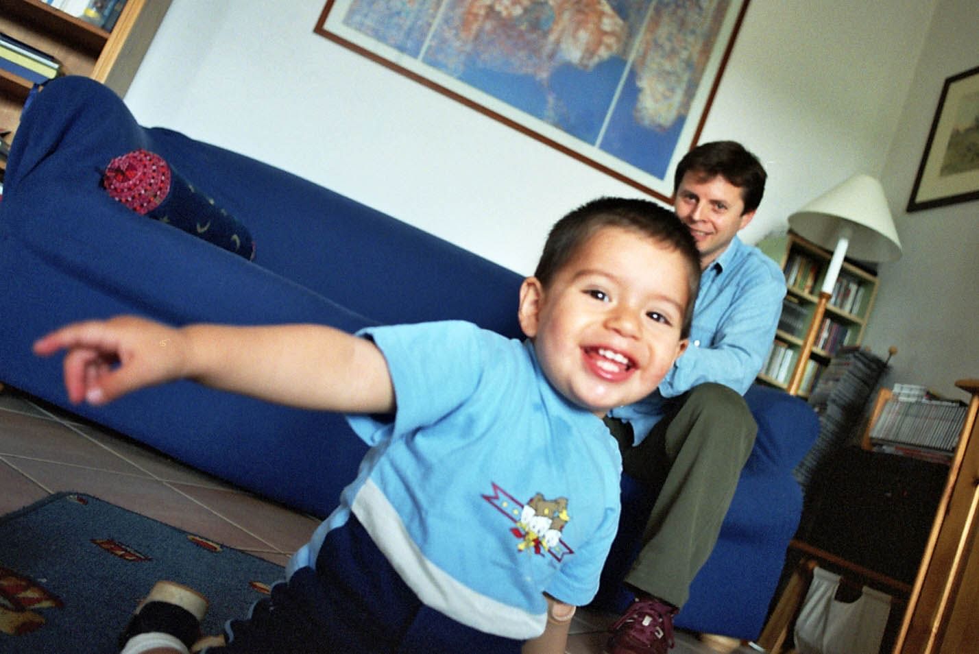 Un bimbo col suo papà