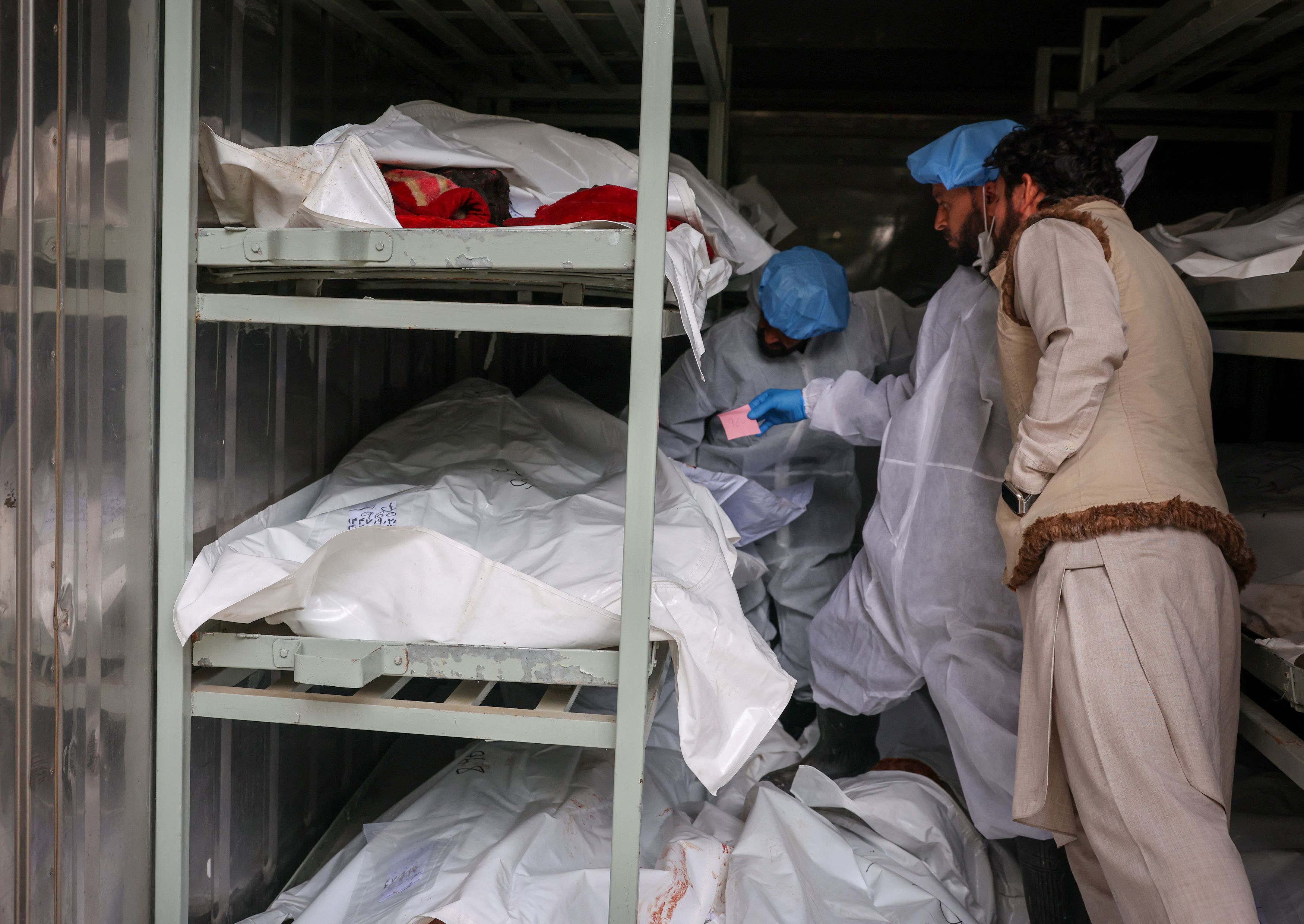 L'identificazione delle vittime del massacro a Kabul&nbsp;