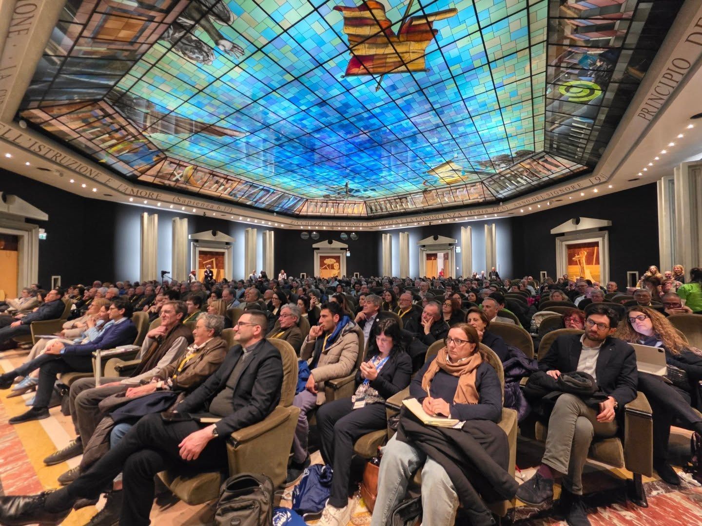 I partecipanti a un momento assembleare del convegno Cei