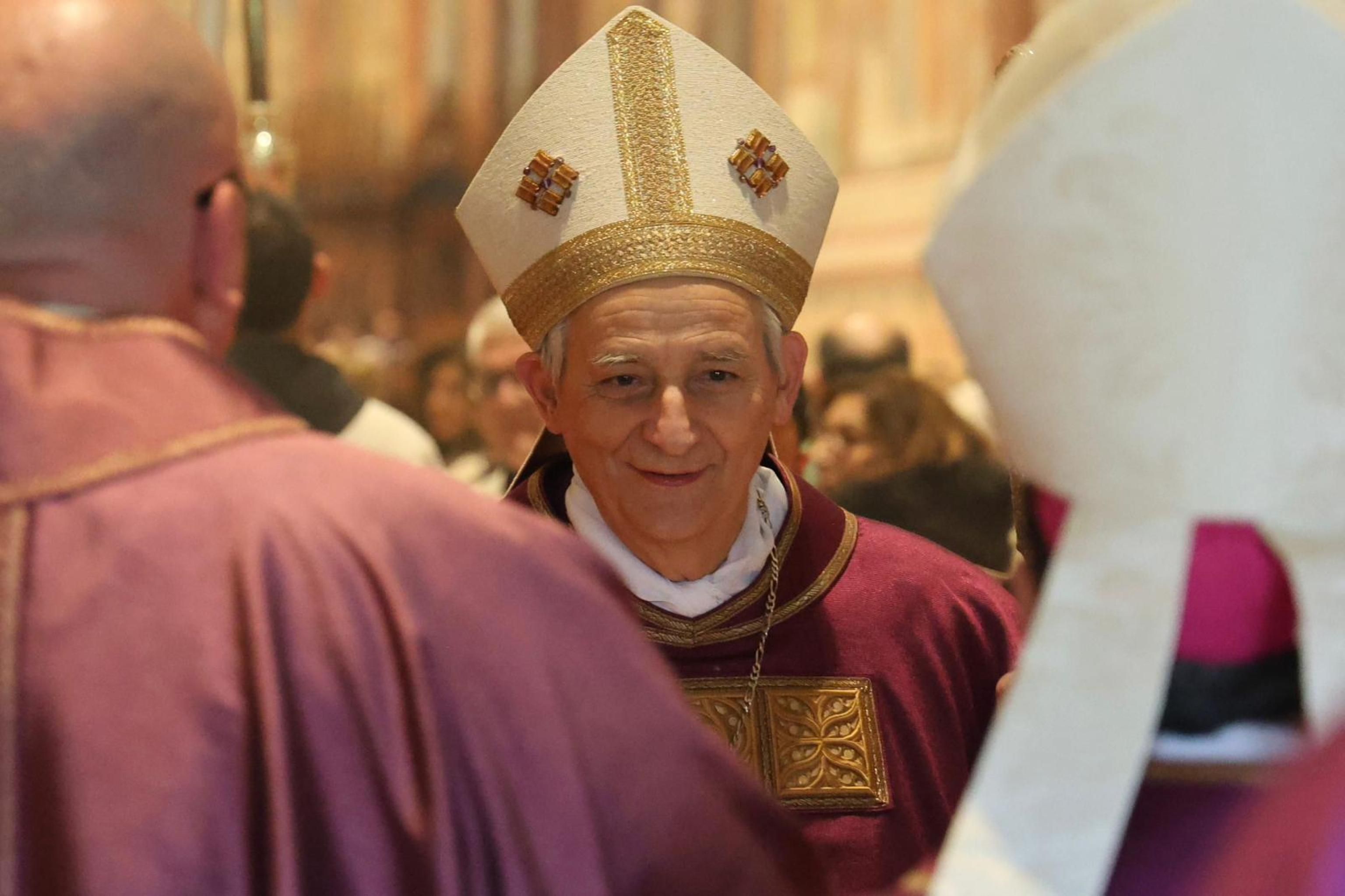 Il cardinale Zuppi ad Assisi presiede la Messa di chiusura del mese di ostensione delle spoglie di San Francesco / ANSA