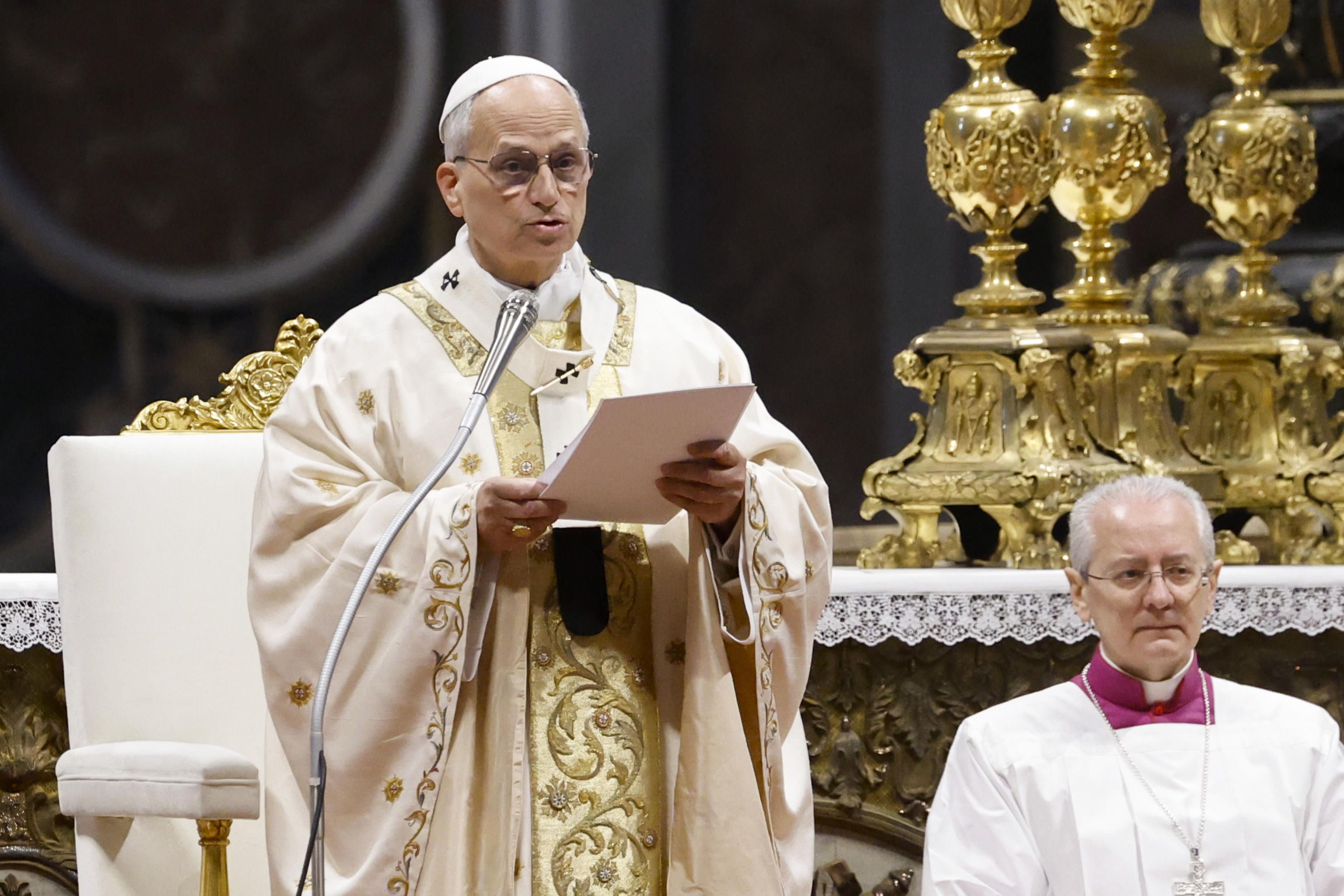Papa Leone XIV durante la Messa Crismale nella Basilica di San Pietro, 2 aprile 2026 - (ANSA)