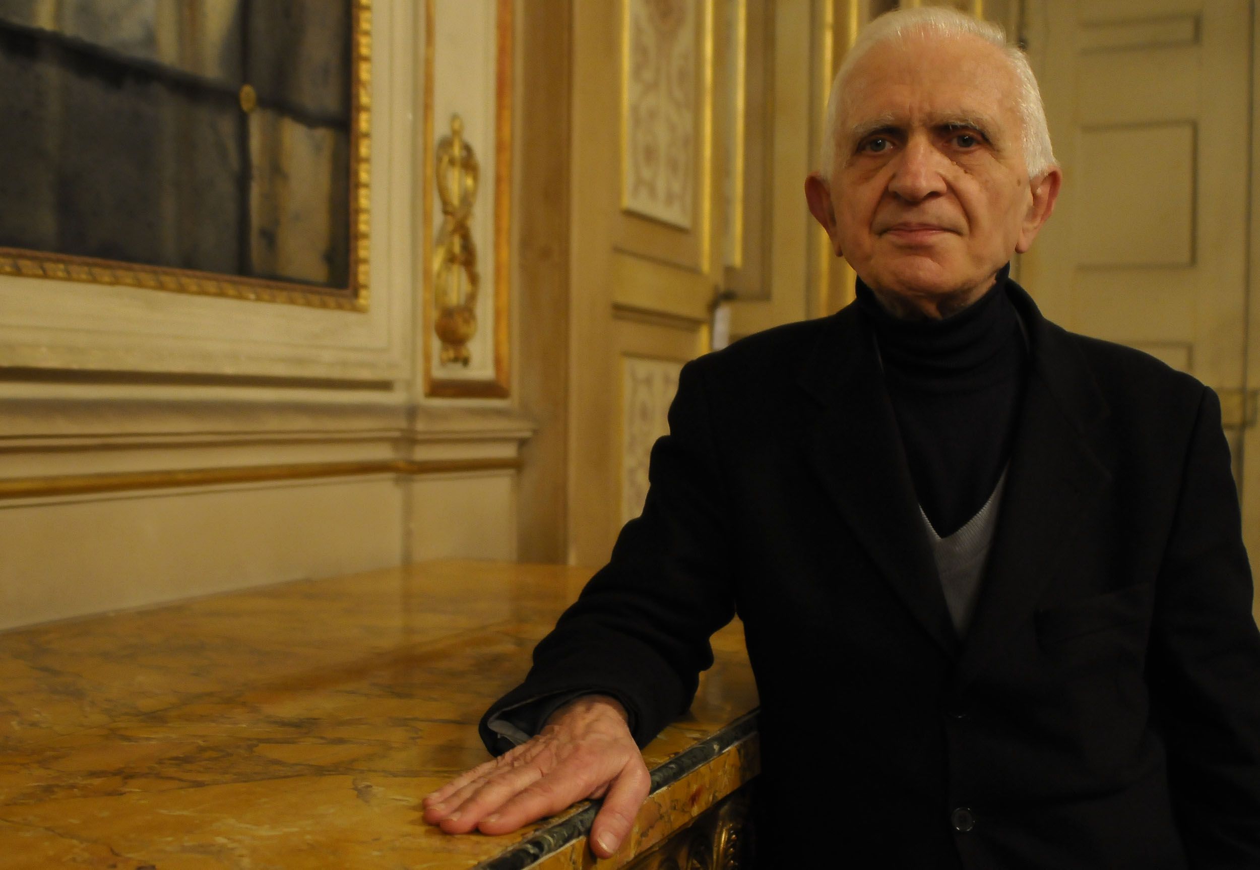 Un'immagine del 2009 di padre Domenico Pizzuti (1930-2026) durante un convegno a Napoli/Web
