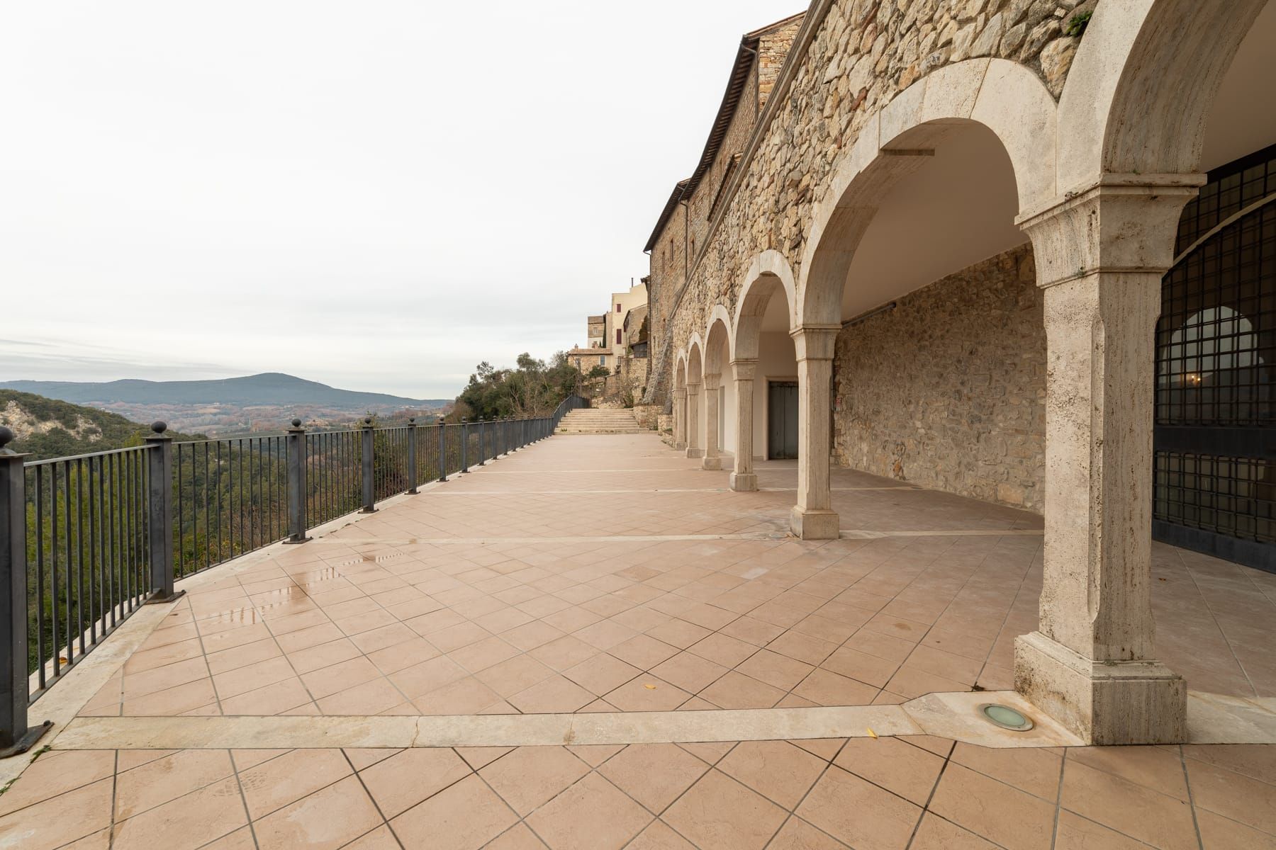 L'esterno del teatro