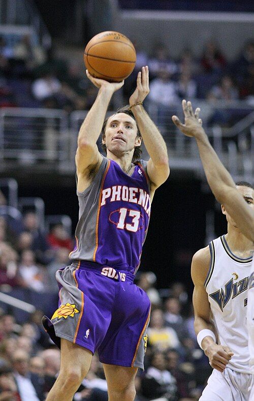 L’icona Nba Steve Nash (Phoenix Suns) lanciato dal college gesuita di Santa Clara