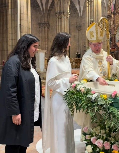 Il battesimo di Susana Arcocha nella Cattedrale di San Sebastián durante la Veglia pasquale
