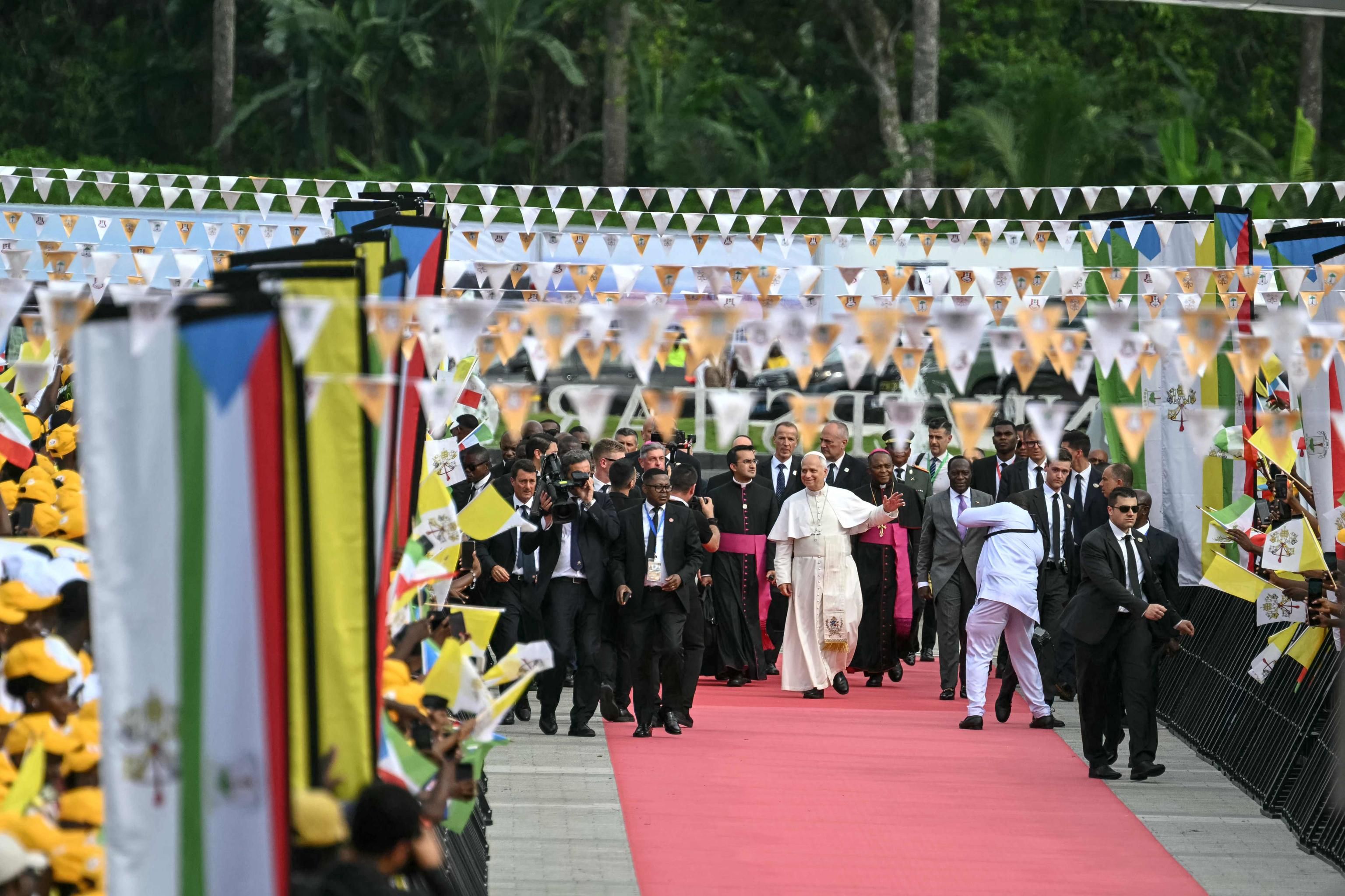 Papa Leone XIV al nuovo campus universitario che porta il suo nome e che inaugura a Malabo, ex capitale della Guinea Equatoriale / AFP