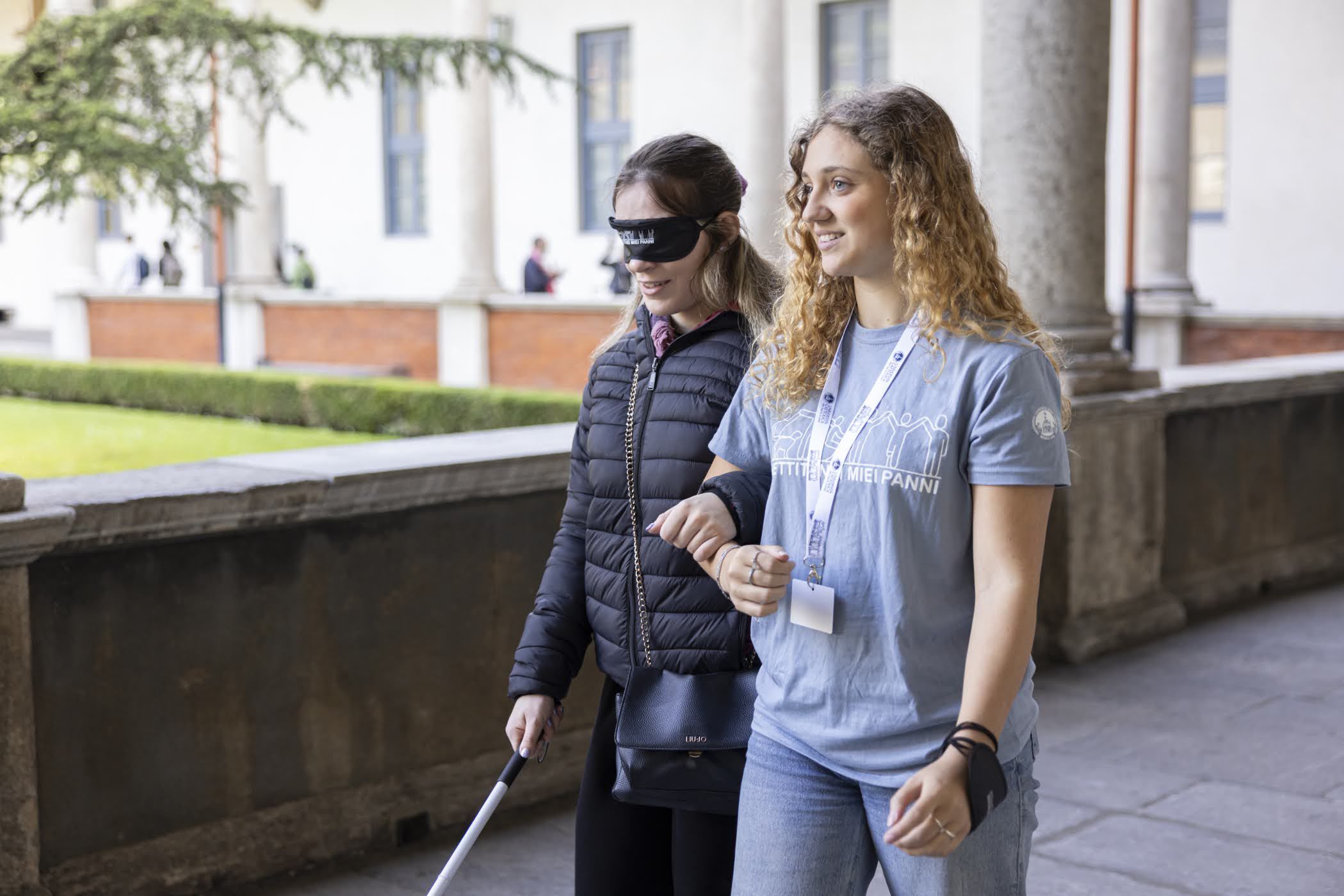Una ragazza accompagnata da un tutor in Cattolica / CATTOLICA