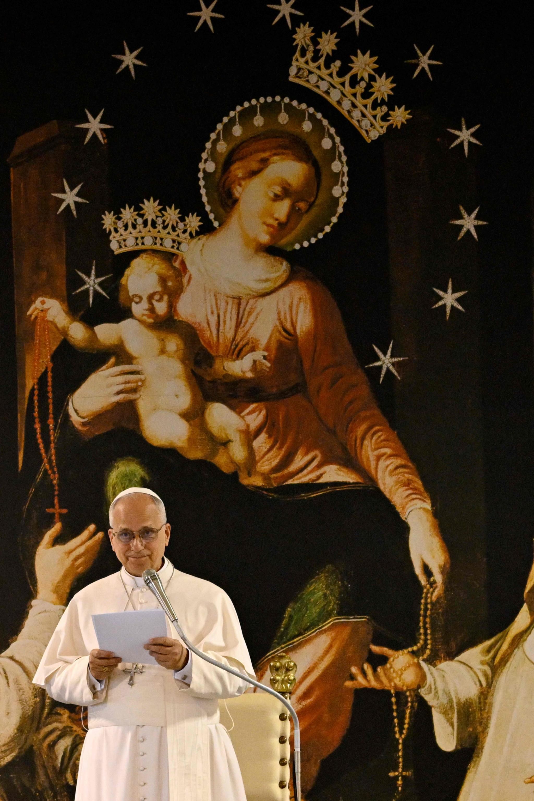 L'intervento di Leone XIV davanti i più fragili e i bisognosi accolti dal santuario di Pompei attraverso le opere di carità / AFP